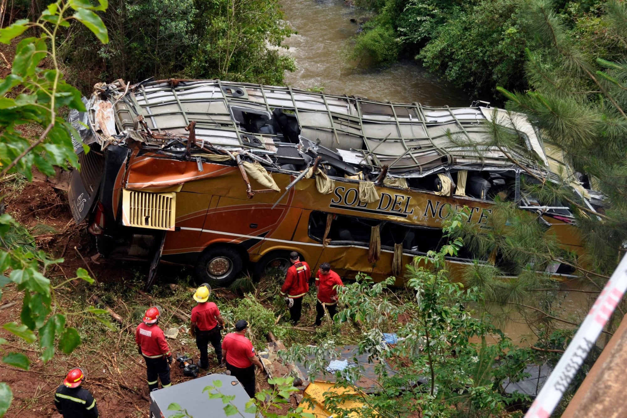 Analizan un audio atribuido al conductor del auto que chocó contra el micro en Misiones: “Estoy volviendo a 180 km/h″