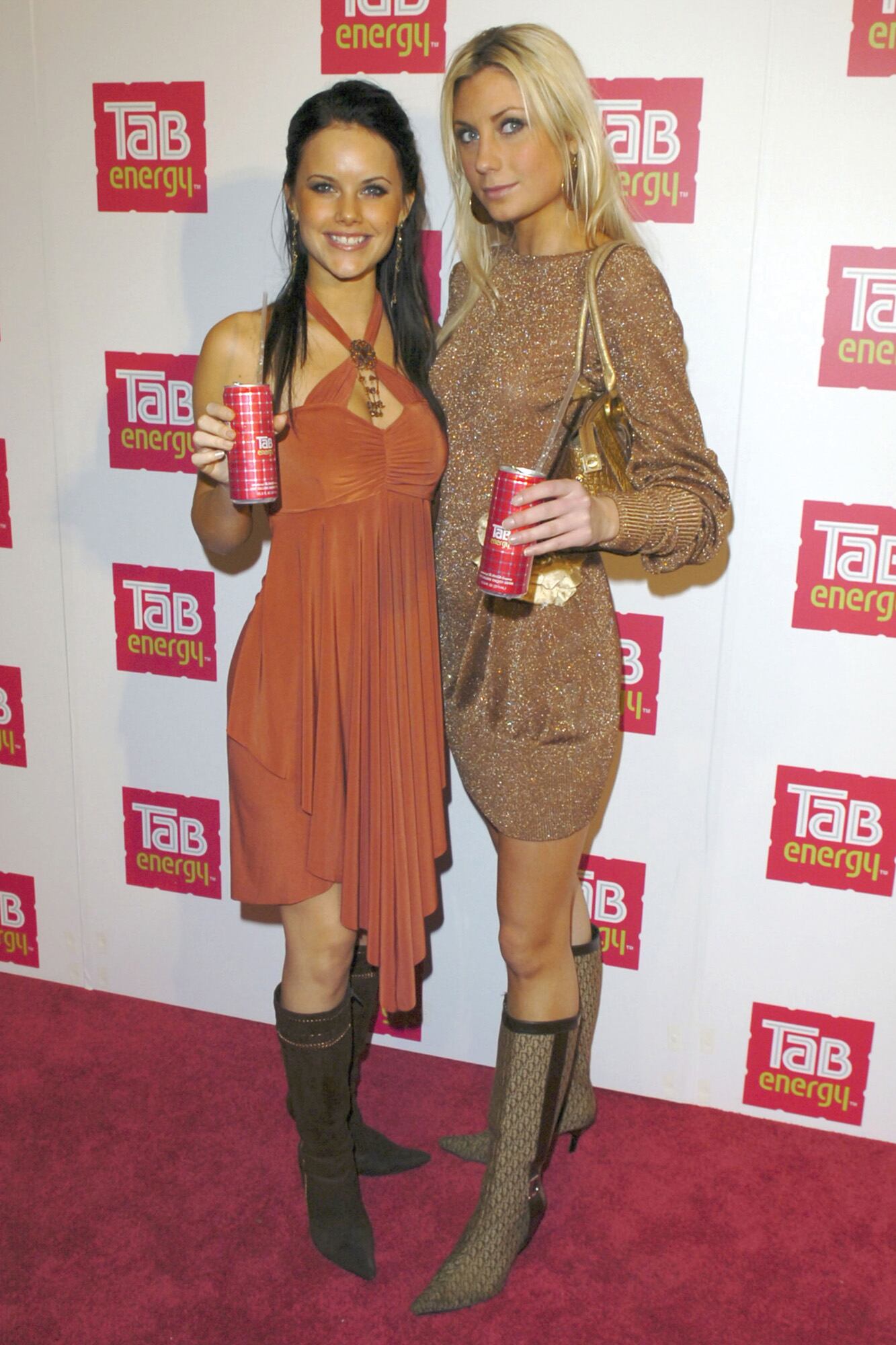 Sofia, a los 21 años, con su amiga Camilla Sundman, que también fue presentada a Epstein por la empresaria sueca Barbro Ehnbom