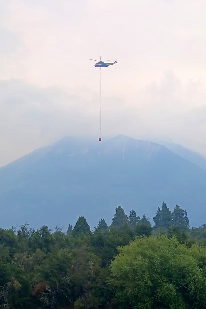 El combate contra el fuego no cesa