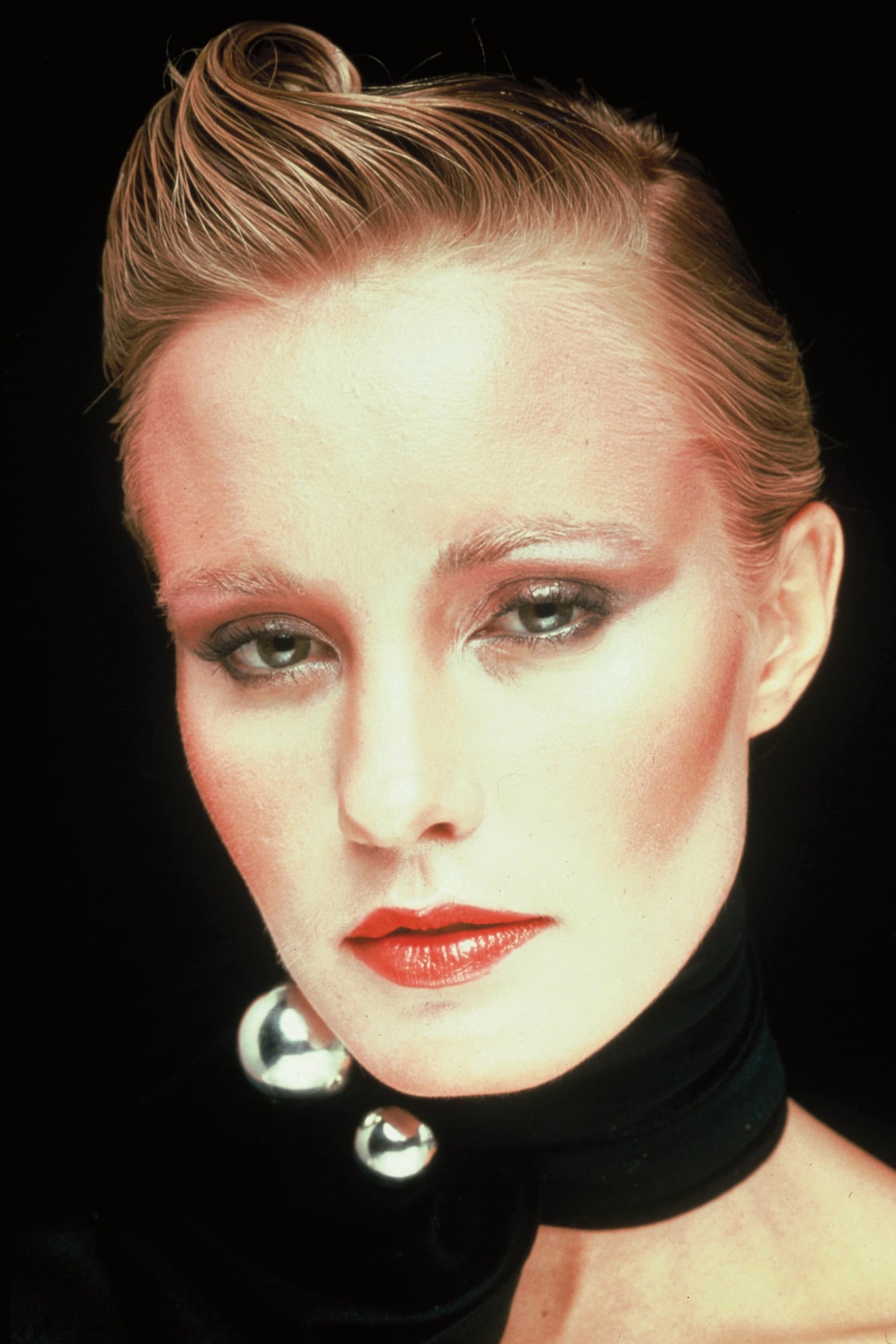 Jessica Lange fotografiada en 1975 con algunas piezas del famoso mecano de Berro