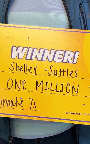 Shuttles señaló que planea utilizar el dinero para pagar cuentas y apoyar a su iglesia