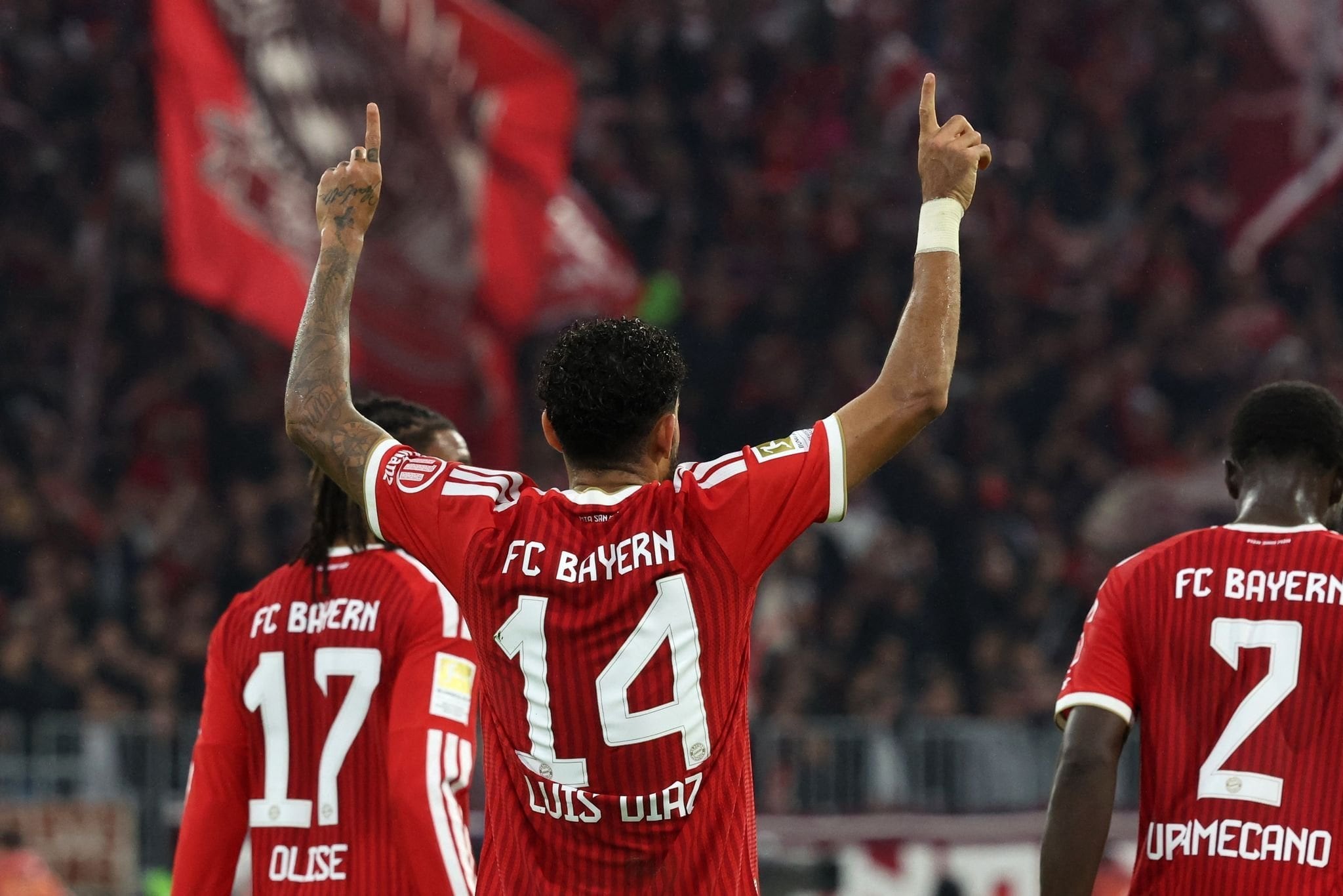 Demichelis pasó del “venimos a ganar” a Bayern Munich a pedir disculpas por la goleada 6-1 7 Festeja Luis Díaz, autor de un hat-trick