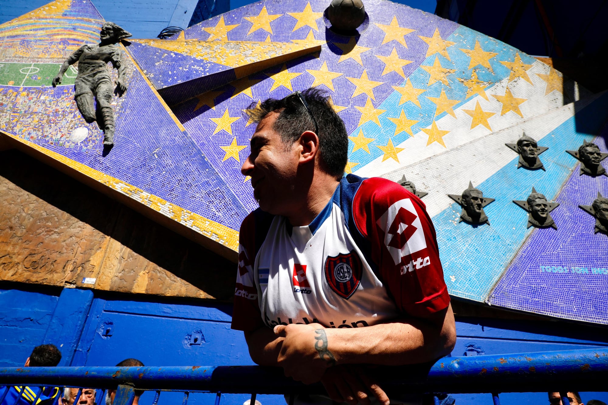 San Lorenzo es el último club en el que dirigió Miguel antes de su tercera llegada a Boca; el plantel azulgrana visitó la Bombonera para despedirse.