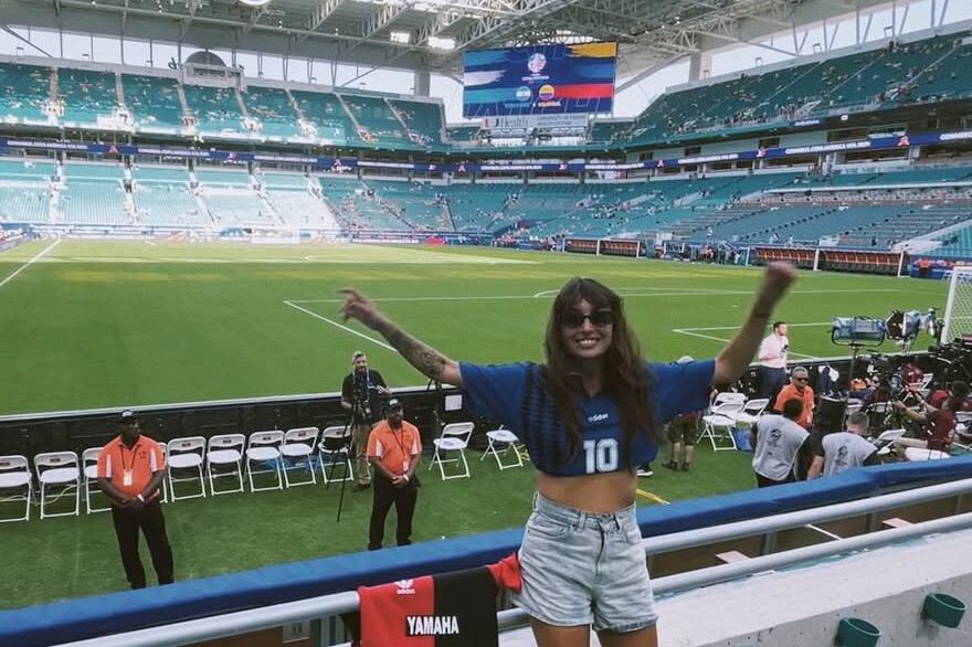 Maia Esteban, una joven de 29 años oriunda de Necochea, falleció el fin de semana pasado en Santa Teresa, Costa Rica, tras un accidente en moto