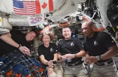 Donald Trump habló con los astronautas de la misión Artemis II y los felicitó por alcanzar el lado oscuro de la Luna