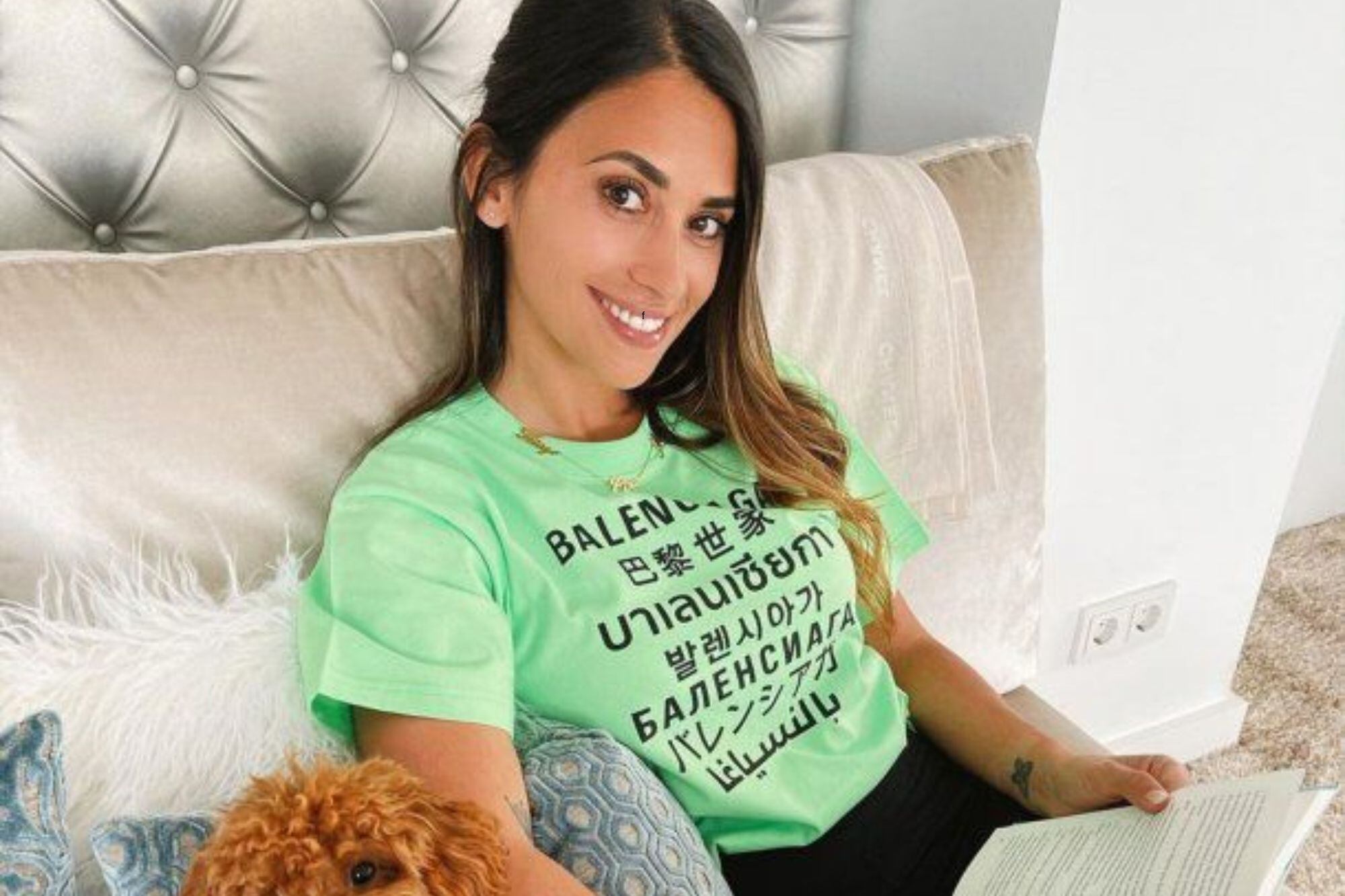 Antonela Roccuzzo tiene como hobby leer en su tiempo libre (Fuente: Instagram/@antonelaroccuzzo)