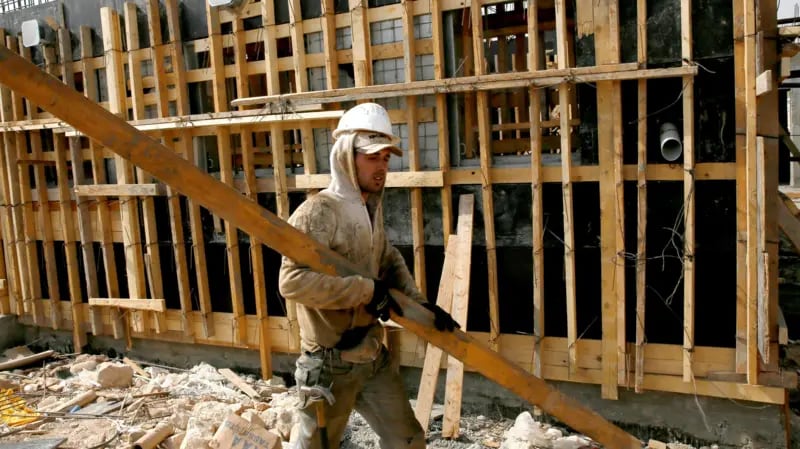 El sector de la construcción de Israel se ha visto afectado porque a los trabajadores de la construcción palestinos se les prohíbe ingresar al país