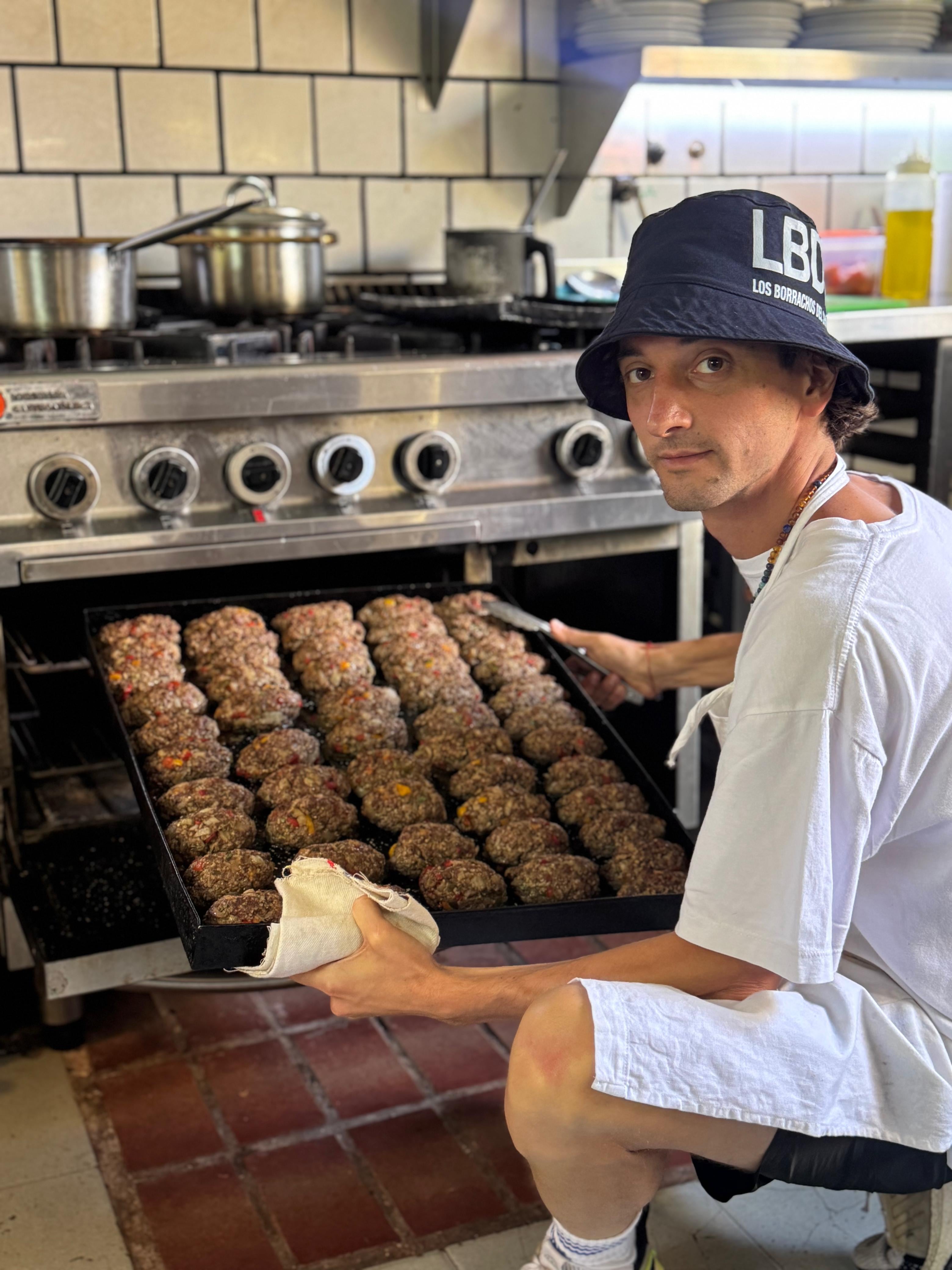 Andrés Balaciano en la cocina de Loreto Garden