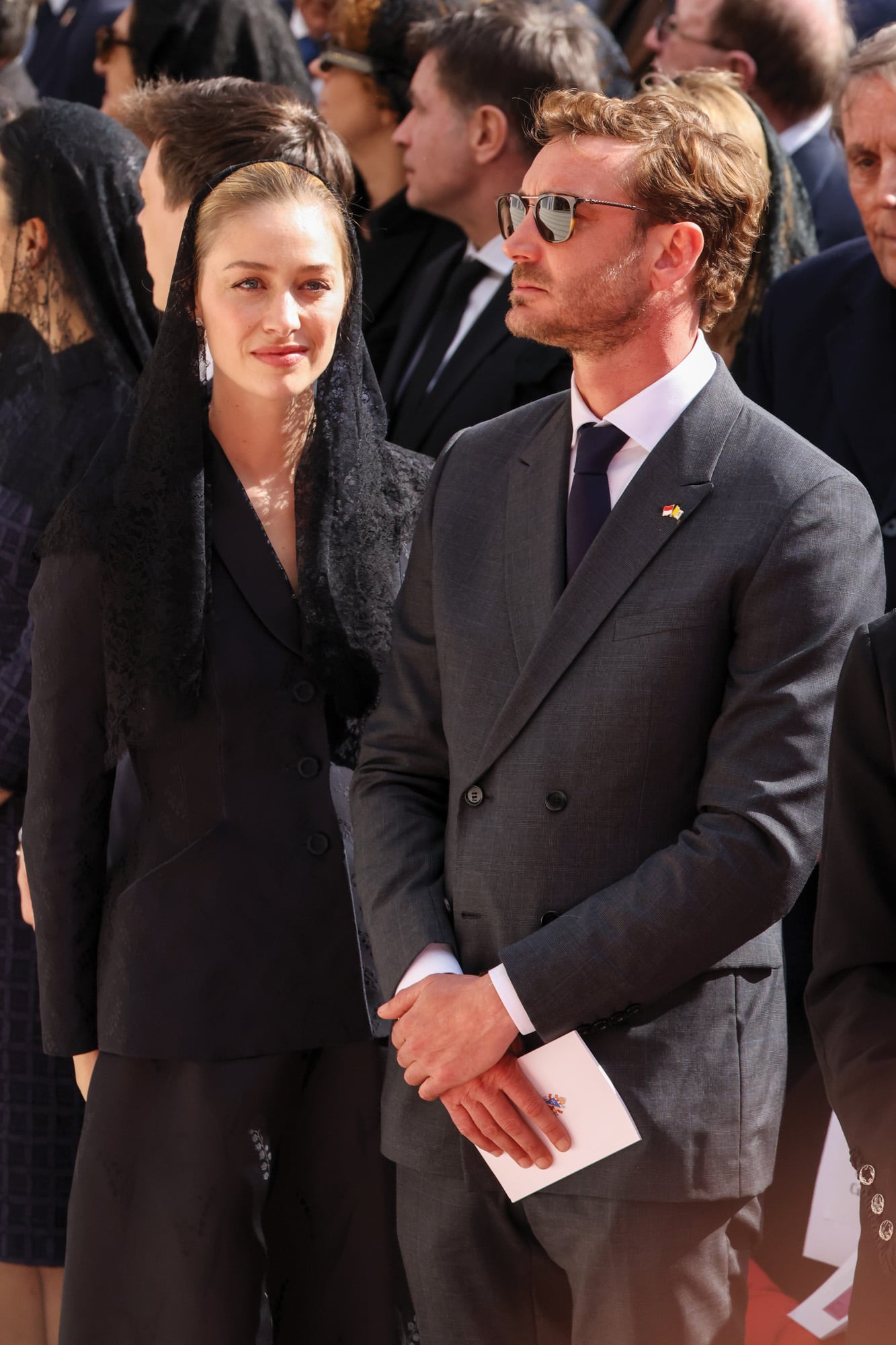 Pierre Casiraghi y su mujer, Beatrice
Borromeo, impactante con un
vestido midi en lana y seda de Dior