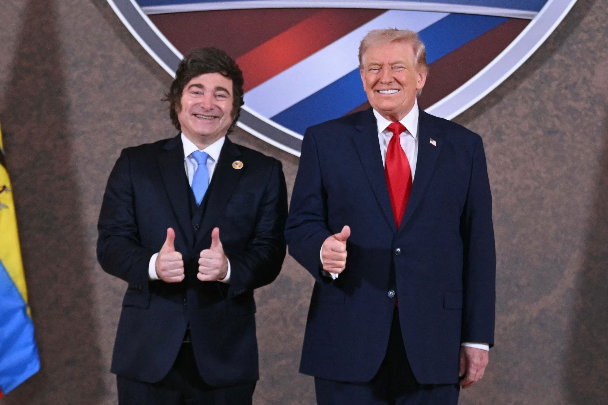 Estados Unidos y la Argentina expresaron su “profunda preocupación” por la crisis que azota a Bolivia 7 Milei y Trump durante el lanzamiento del Shield of the Americas
