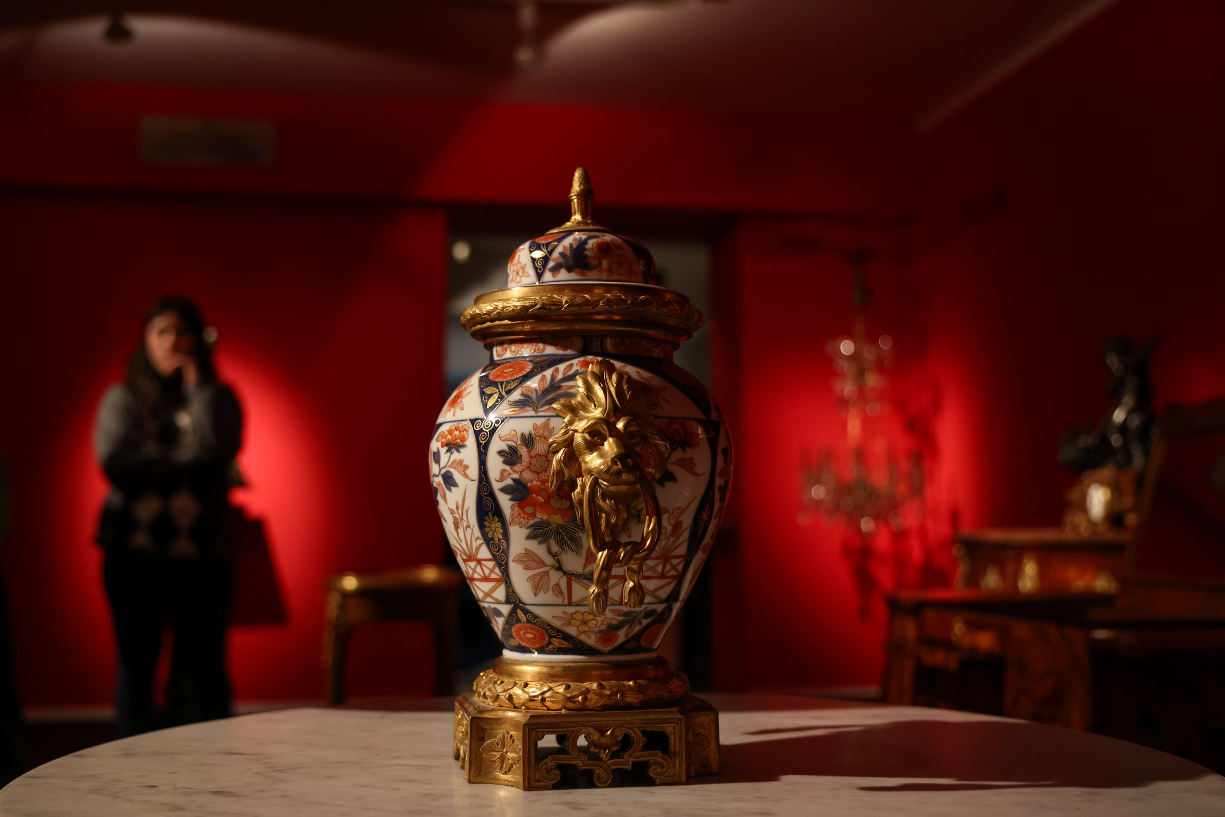 Vaso de porcelana japonesa Imari del siglo XIX donado por Felipe de la Balze, uno de los mecenas del museo