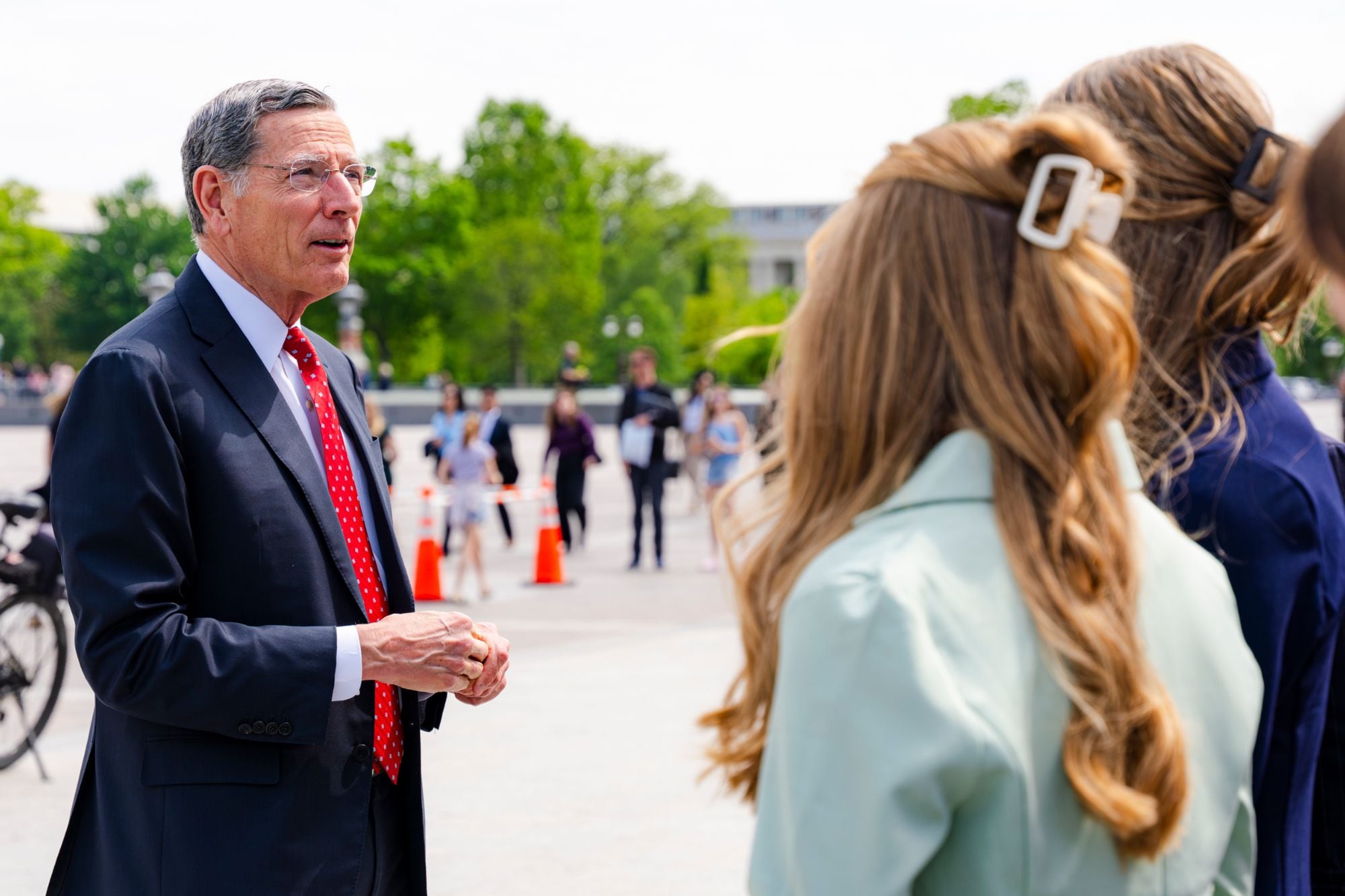 El senador presentó la legislación y pronunció un discurso en el pleno del Senado el mismo día de su introducción (16 de abril de 2026) para abogar por su aprobación