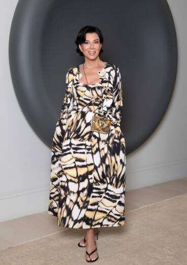 Aseguran que Kris Jenner tuvo error en Photoshop y mostró seis dedos en los pies (Instagram/@krisjenner)