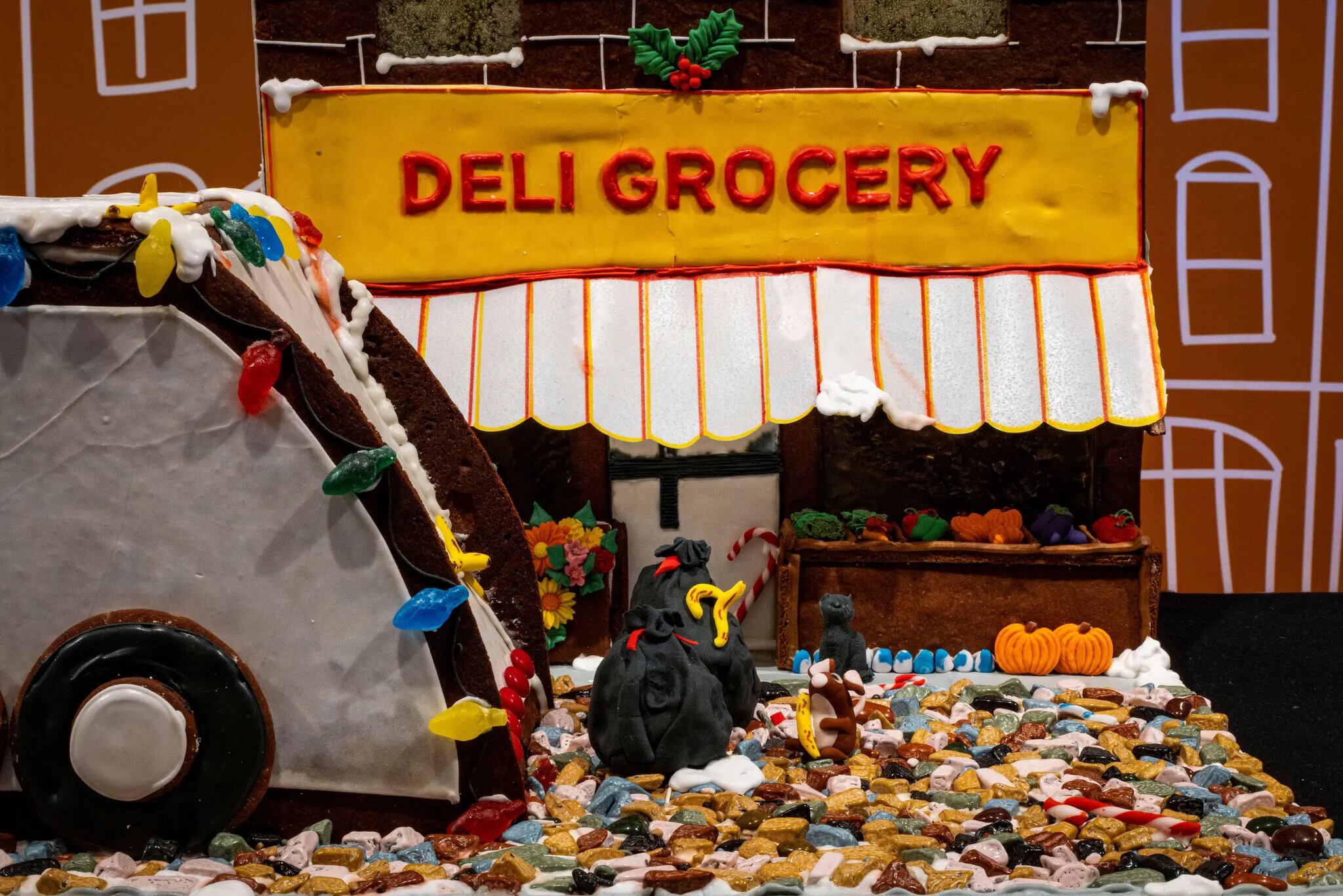 Los confites arquitectónicos con aroma de azúcar y especias, muchao inspiradas en escenas reconocibles de la ciudad, estarán en exhibición hasta el 12 de enero