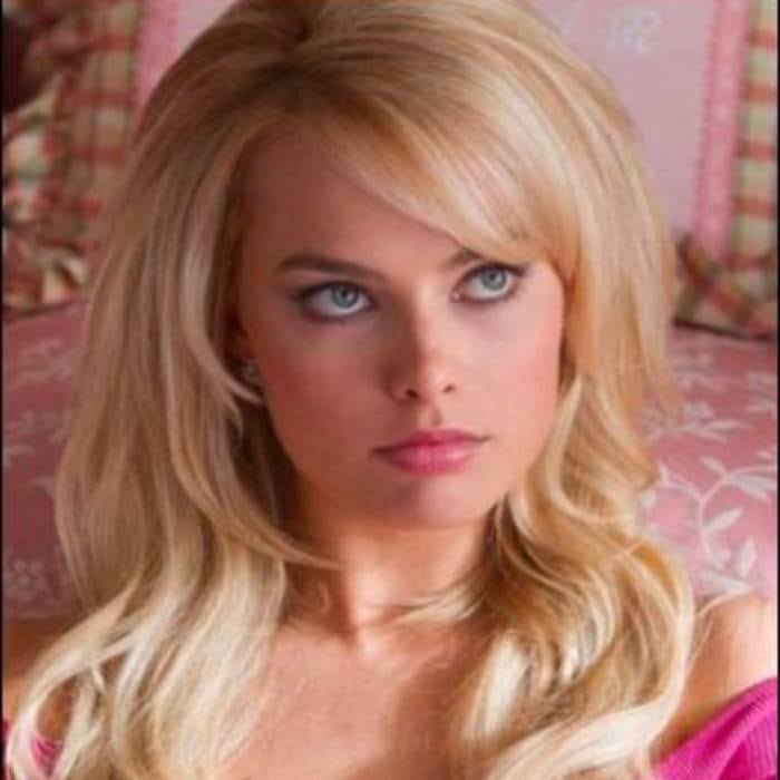 Margot Robbie interpreta a Naomi Lapaglia en El lobo de Wall Street, la segunda esposa de Jordan Belfort que en la vida real se llama Nadine Caridi