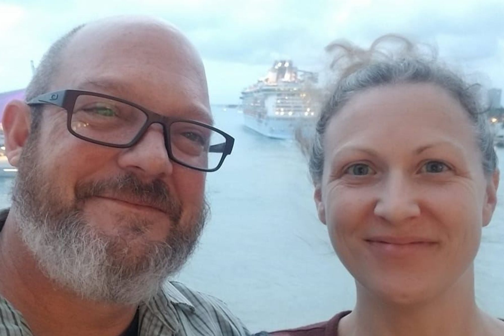 La pareja se mudará a un país de África el 10 de agosto próximo junto a sus hijos