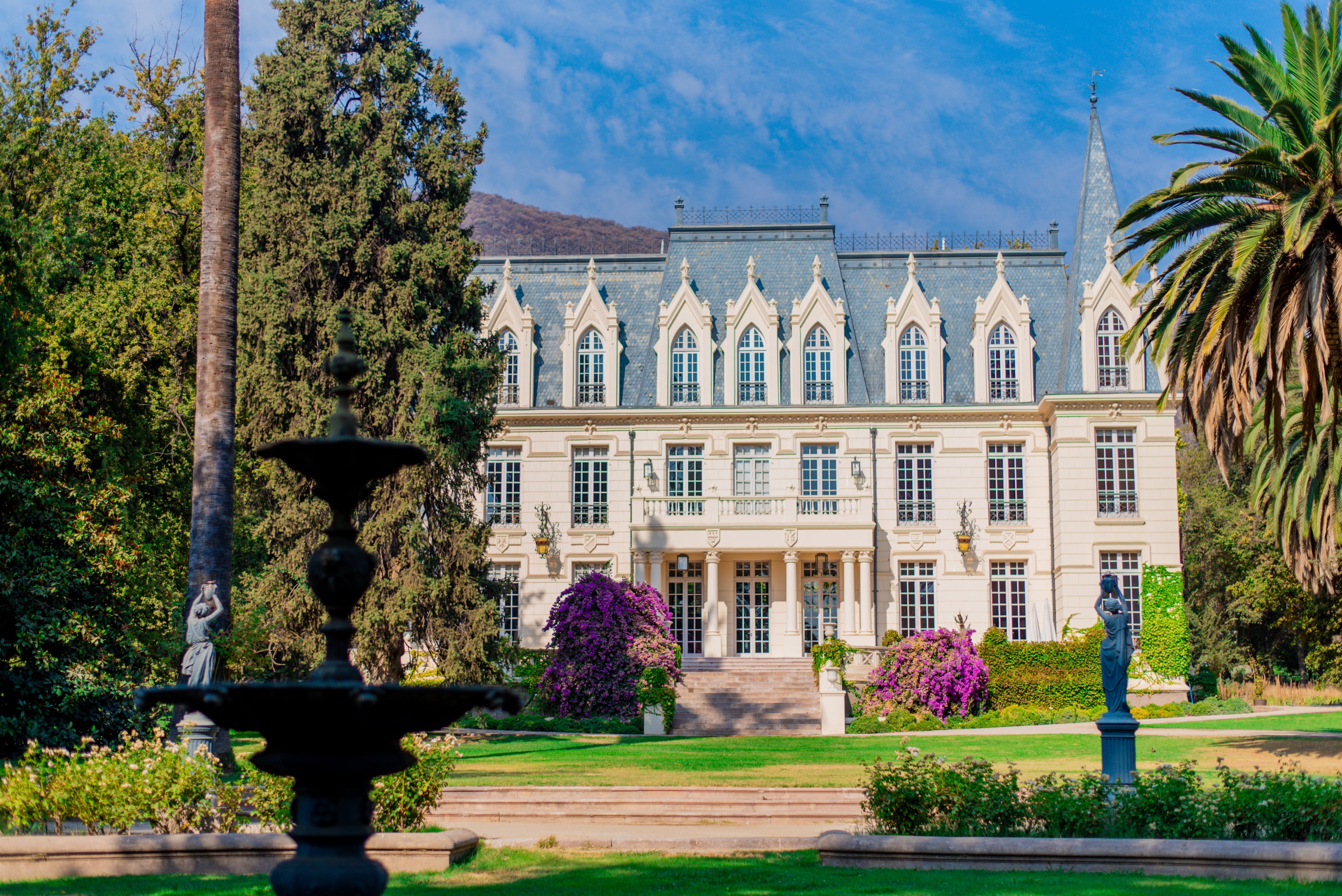 El castillo francés que se construyó, de manera impensable, en un terreno desértico: “Si lo logro, le vendo mi alma al diablo”