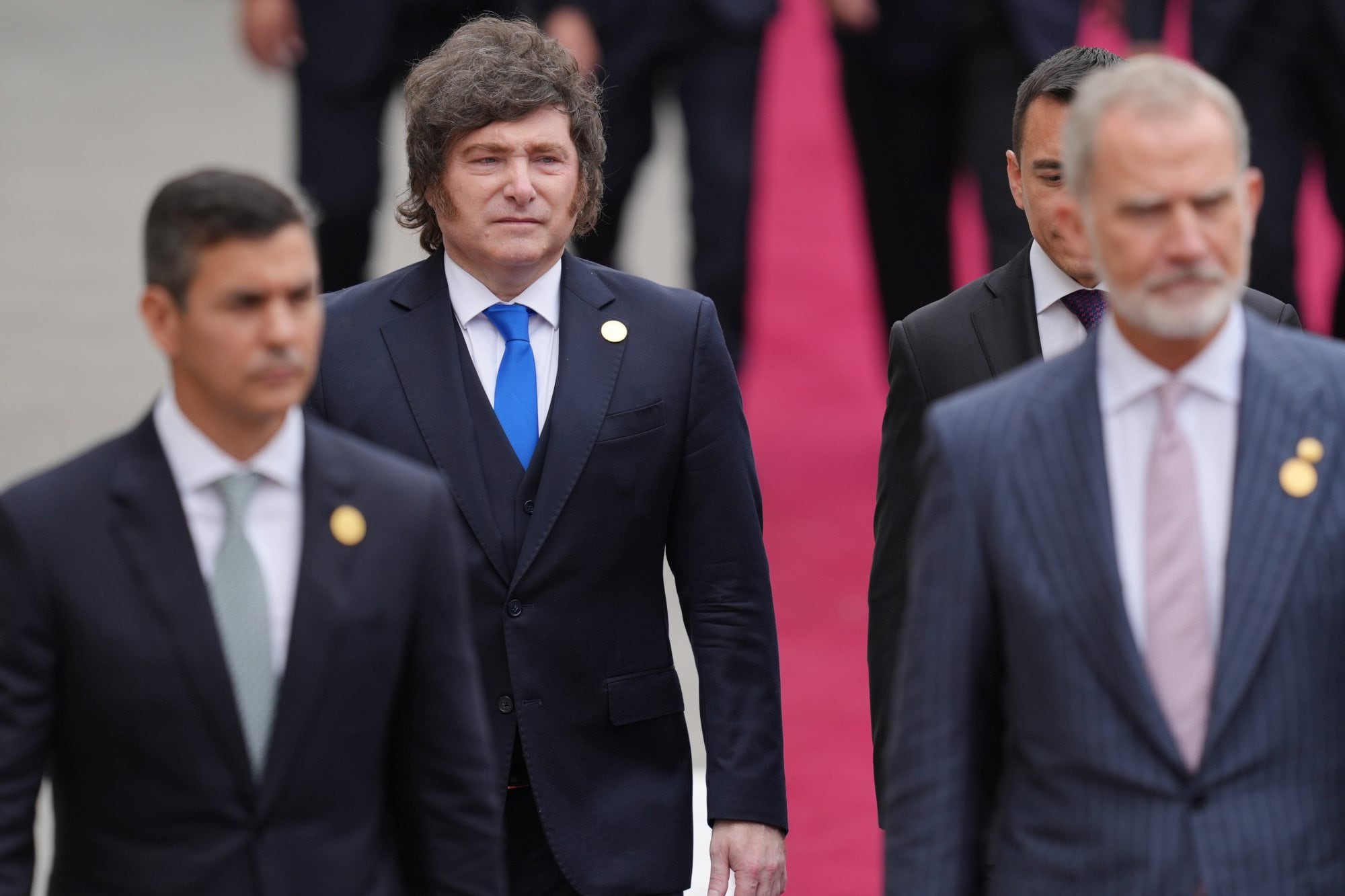 Milei, detrás del rey de España en Lima, Perú