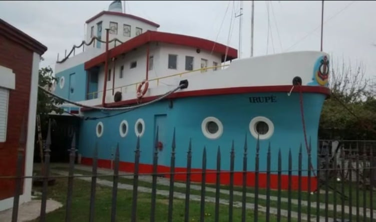 La casa-barco Irupé, en San NIcolás