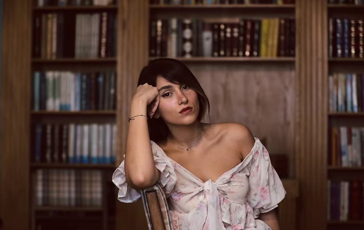 Condenan a 74 latigazos a una cantante iraní por dar un concierto virtual sin velo