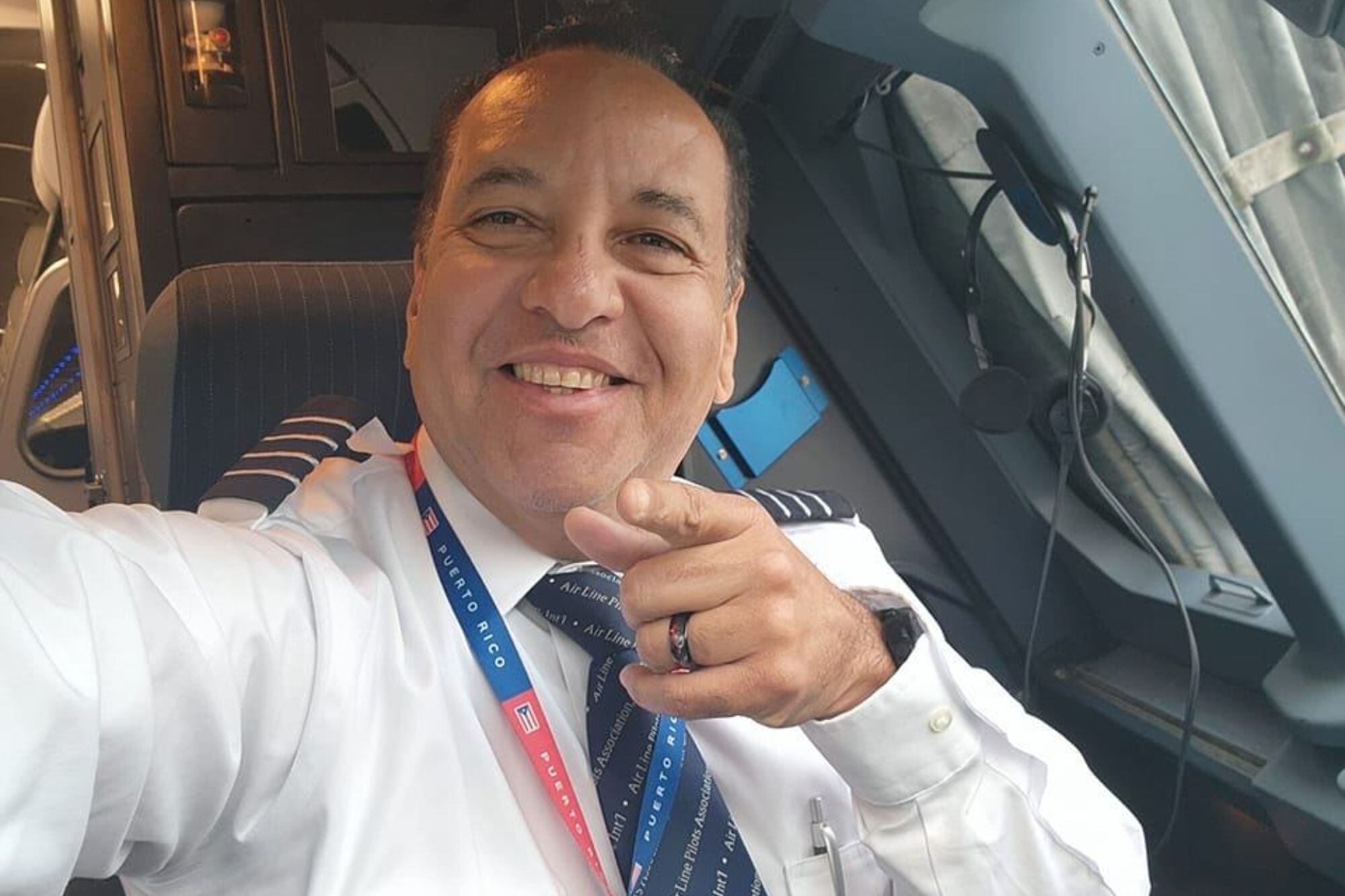 “Spirit fue mi pasión, mi sueño, mi alma libre”: el adiós del piloto puertorriqueño que cantaba salsa en sus vuelos