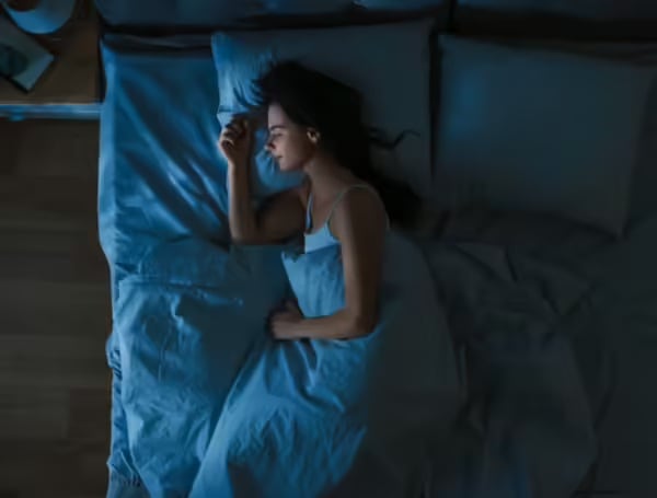 Cómo funciona el mecanismo que hace que el cerebro ‘se desconecte’ unos segundos cuando estás sin dormir