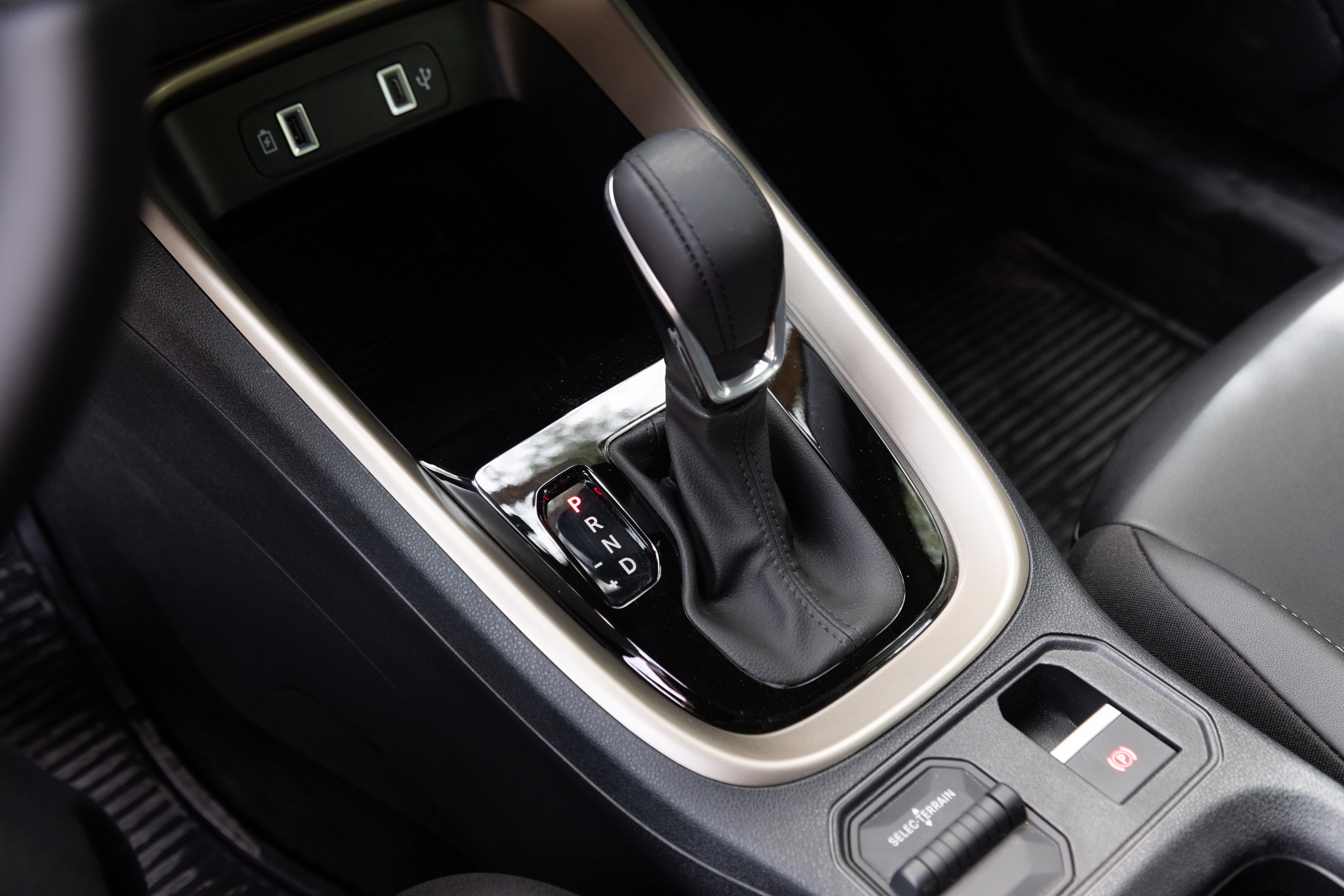 La transmisión es automática CVT con siete marchas