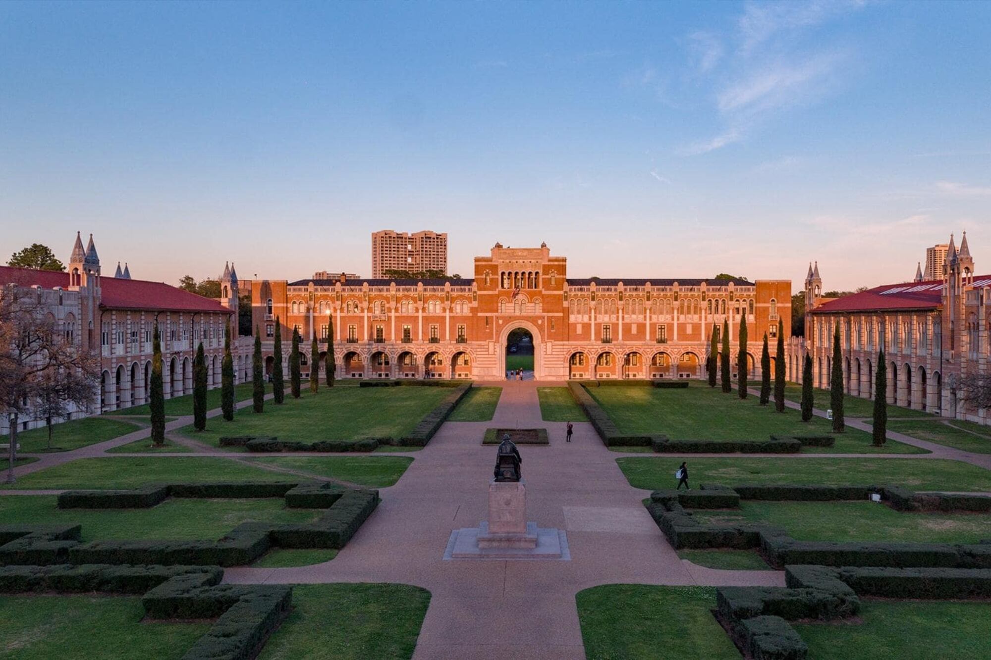 Hay diferentes niveles y consideraciones para calificar a una universidad en Estados Unidos