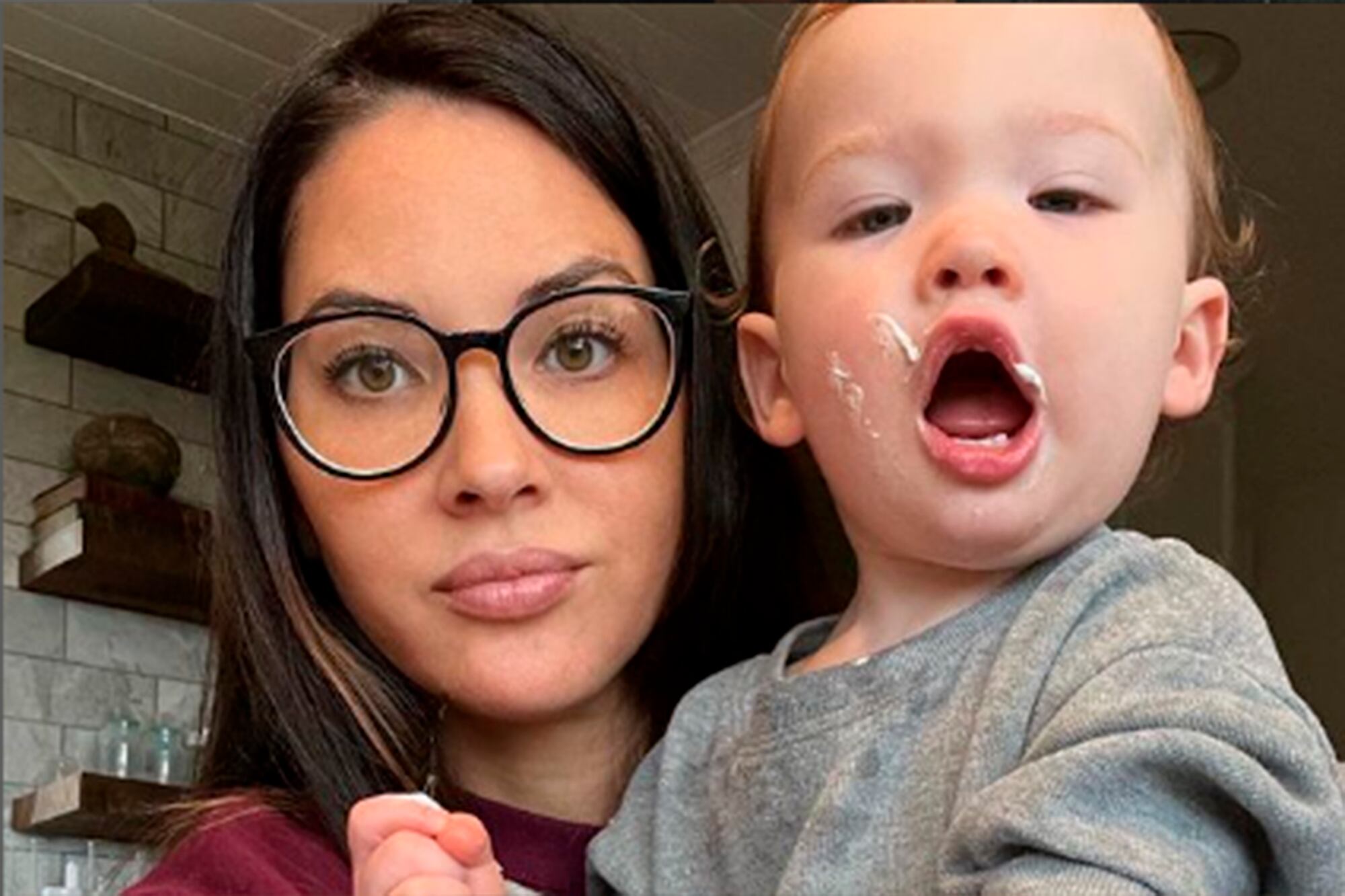 Munn es madre de un niño de 3 y una beba de 7 meses