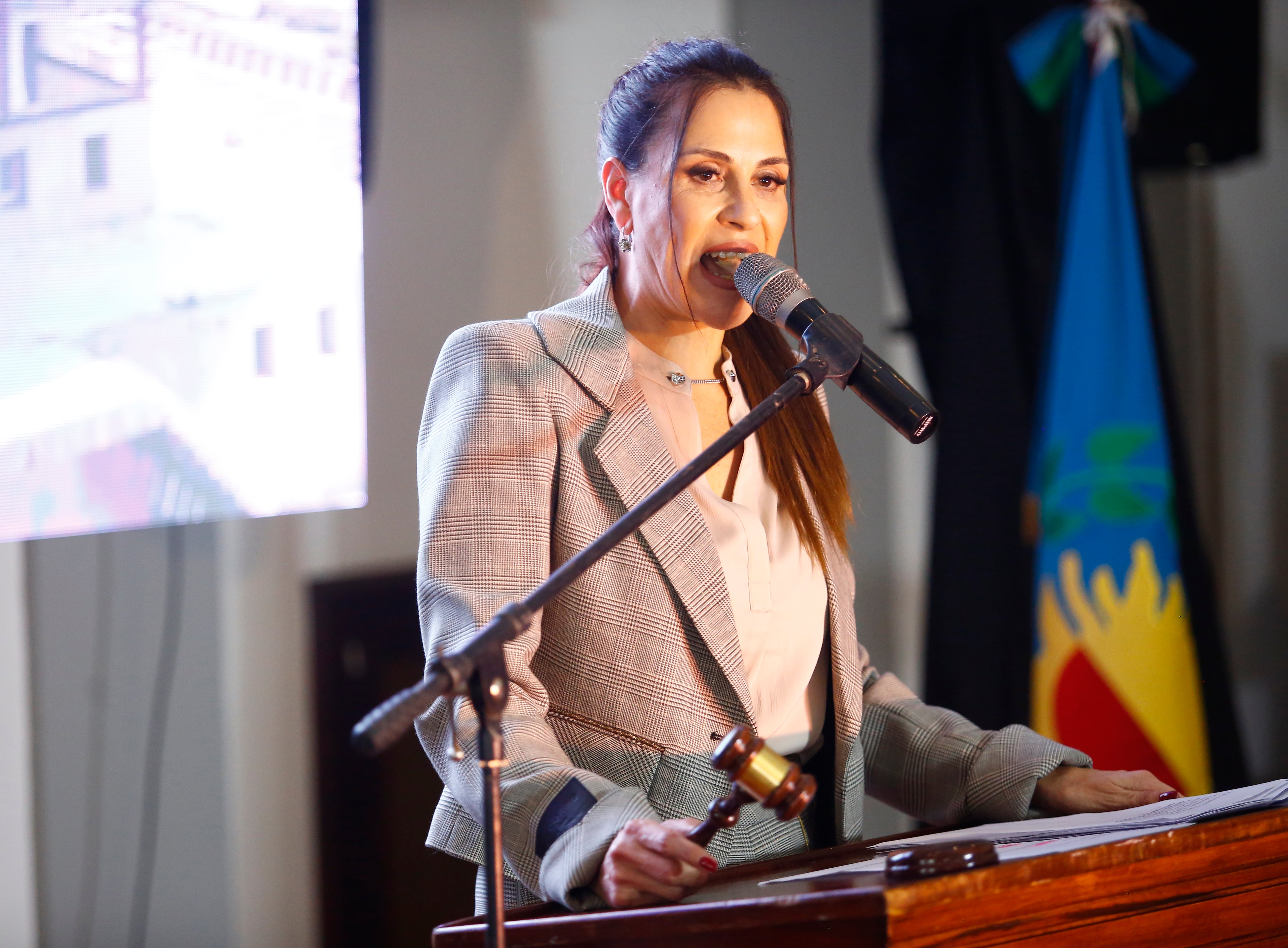 La martillera Mariana Ortega presidió el acto