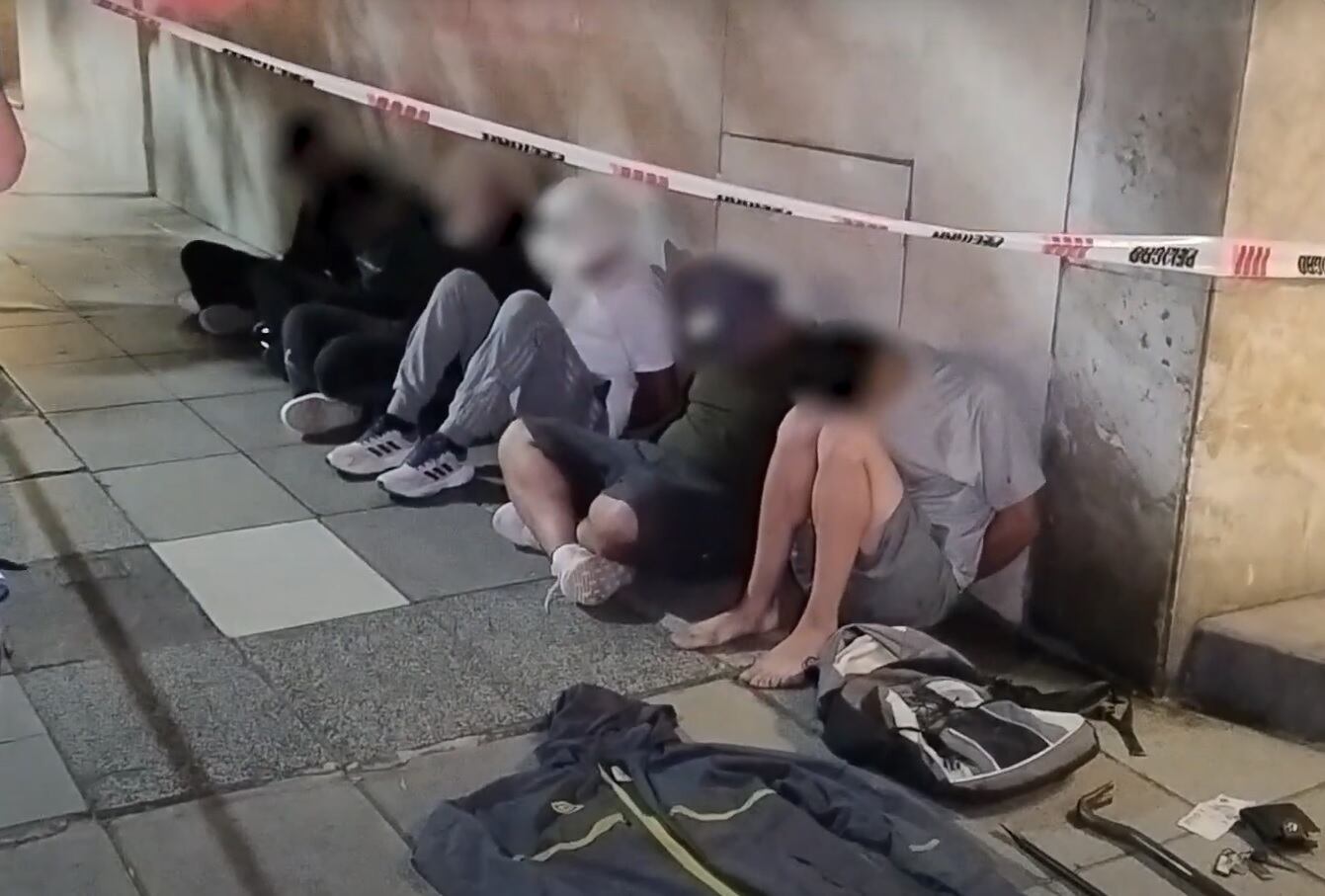 Entre las pertenencias de los delincuentes se encontró una pistola