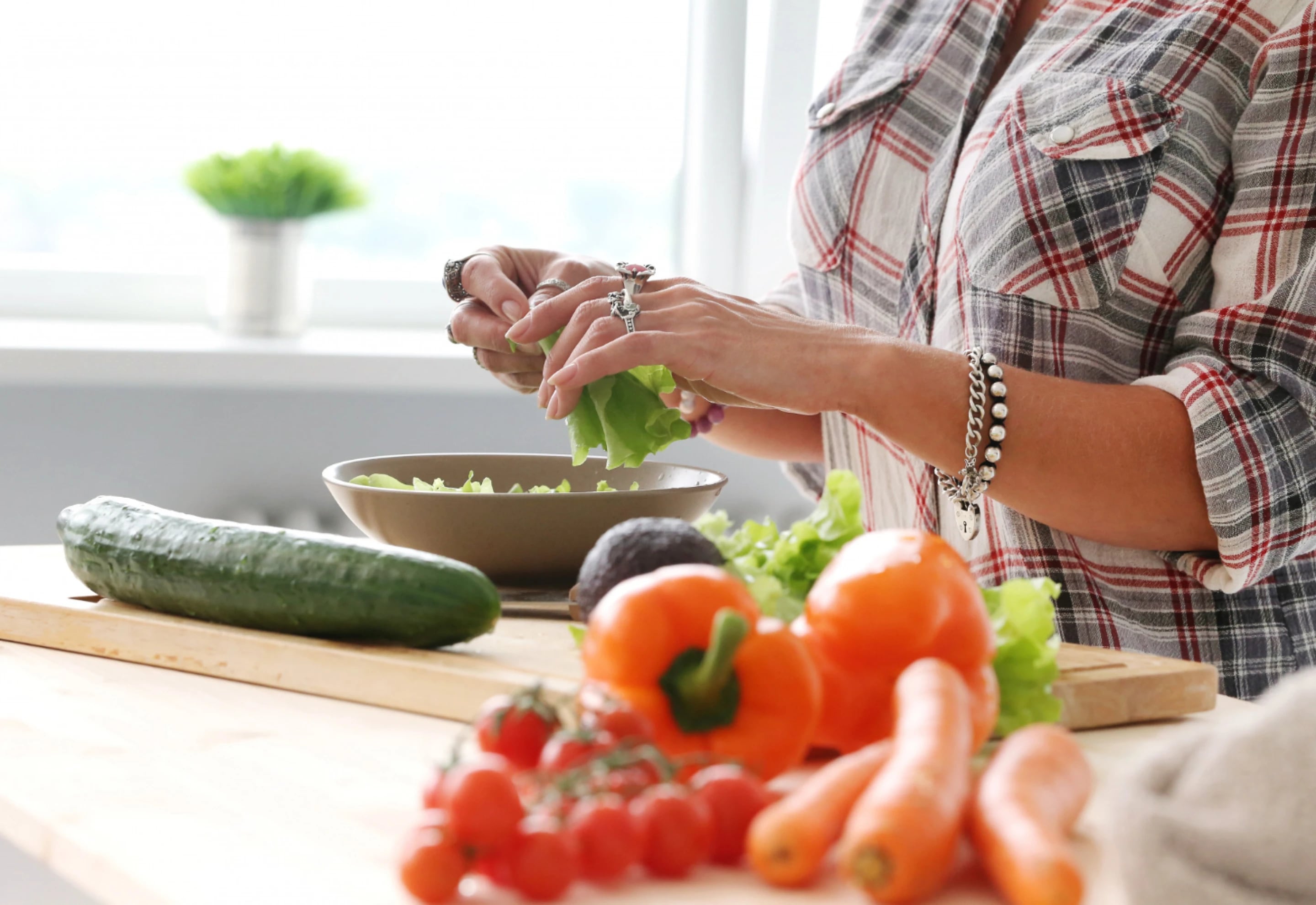 Comer porciones de frutas y verduras durante el día puede mejorar el sueño