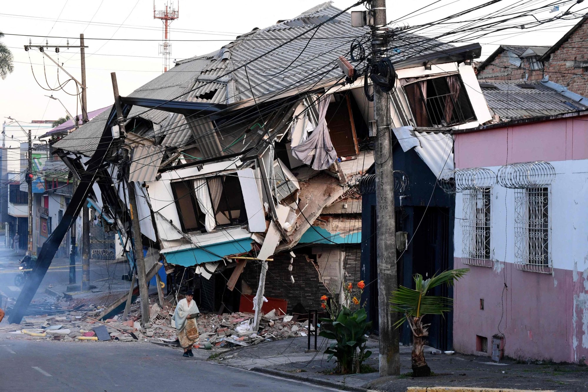 Edificios colapsados durante el terremoto