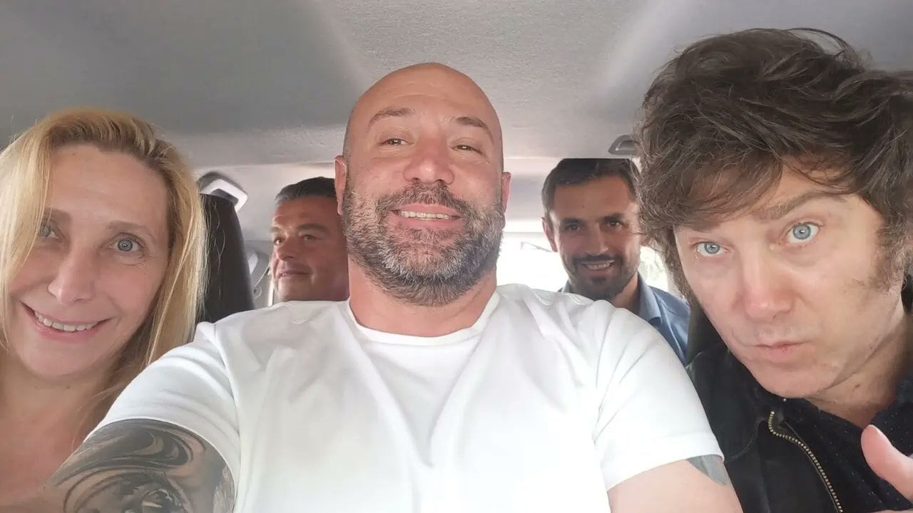 Diego Spagnuolo, con los hermanos Milei y Martín Menem, durante la campaña de 2023