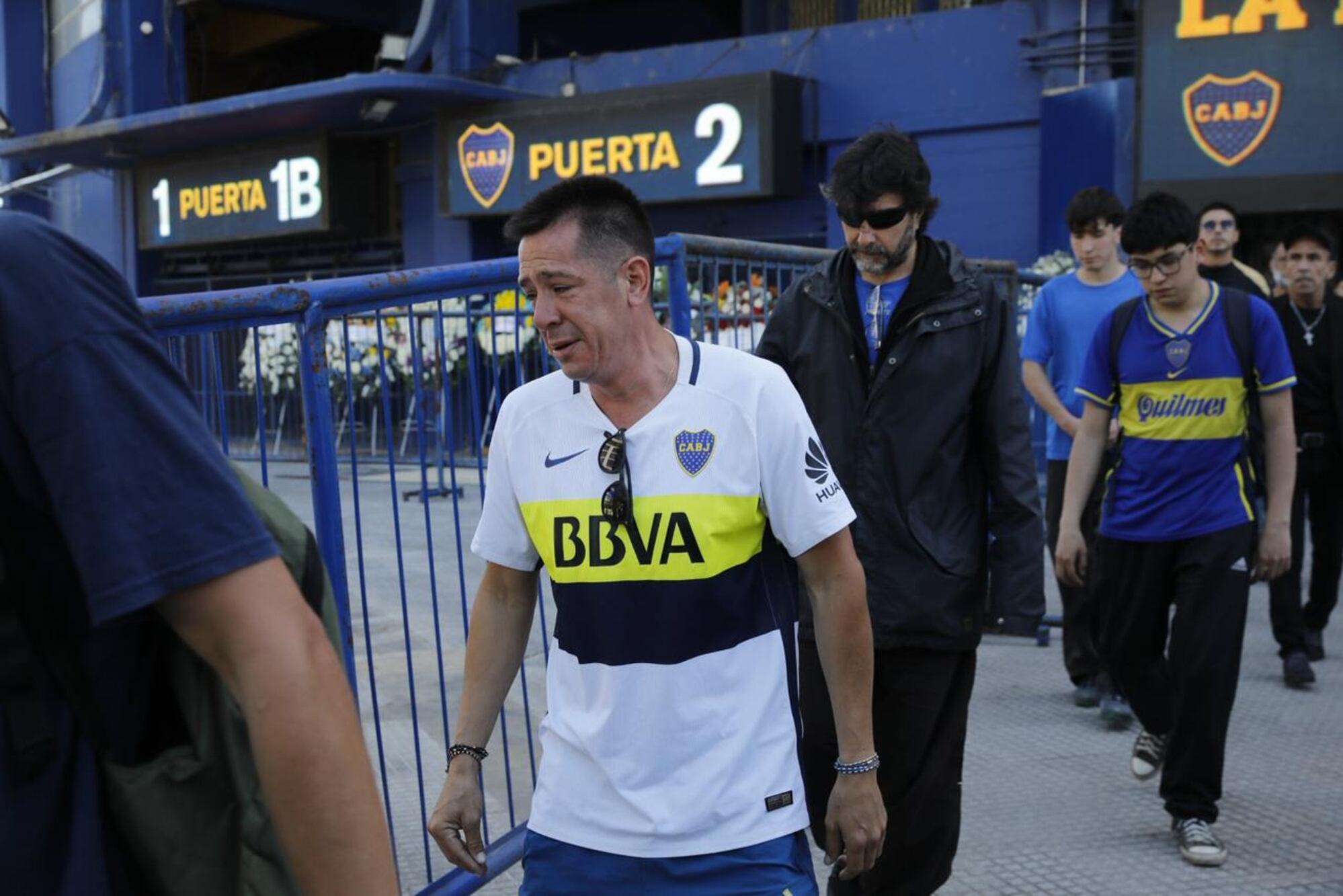 Emoción y tristeza en el adiós público a Russo en el templo xeneize, que esta vez se abre para público aficionado a cualquier club.