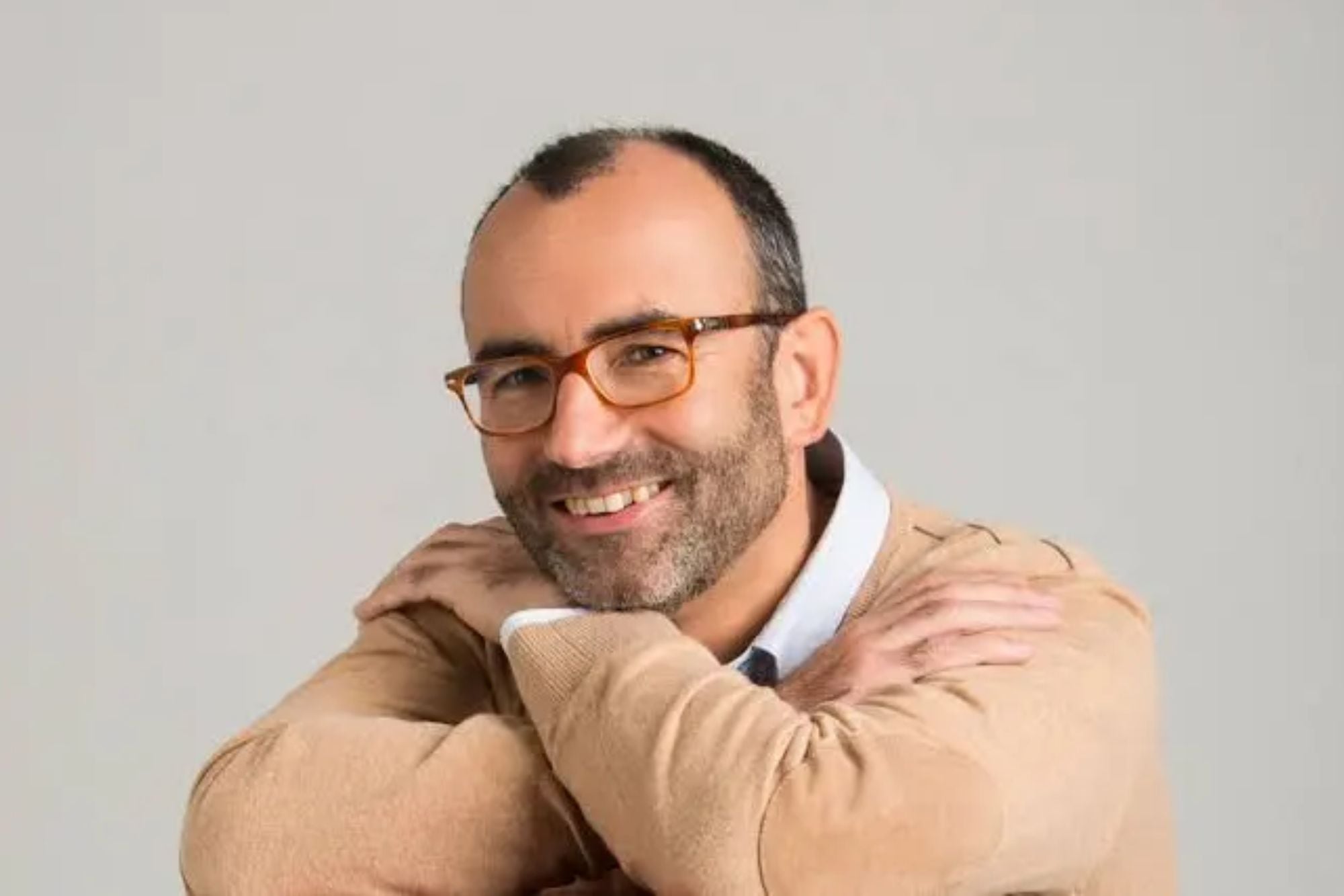 Rafael Santandreu, psicólogo y divulgador sobre el insomnio: "La costumbre de dormir ocho horas del tirón no es natural"