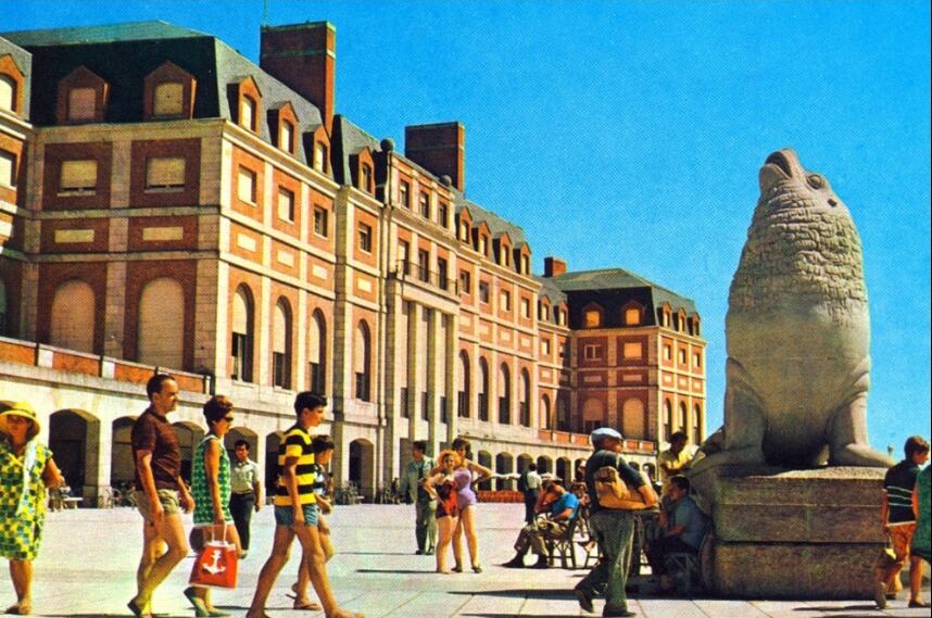En la temporada de Mar del Plata de 1975 hubo más público presenciando espectáculos teatrales, musicales y de circo que gente en el Casino Central