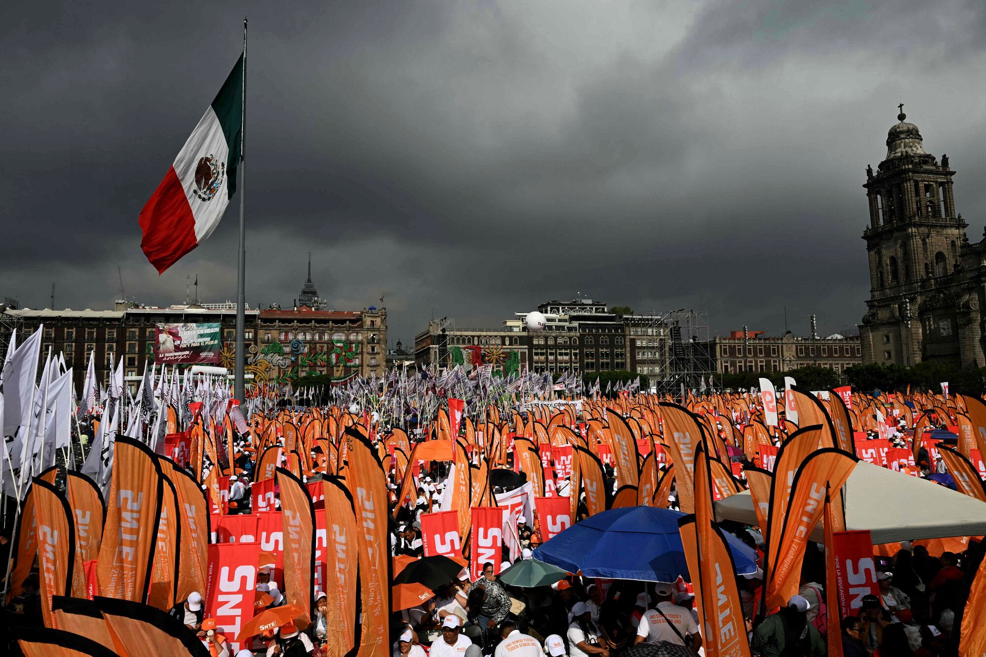 Miles de personas participaron del acto para celebrar el primer aniversario del gobierno de Sheinbaum