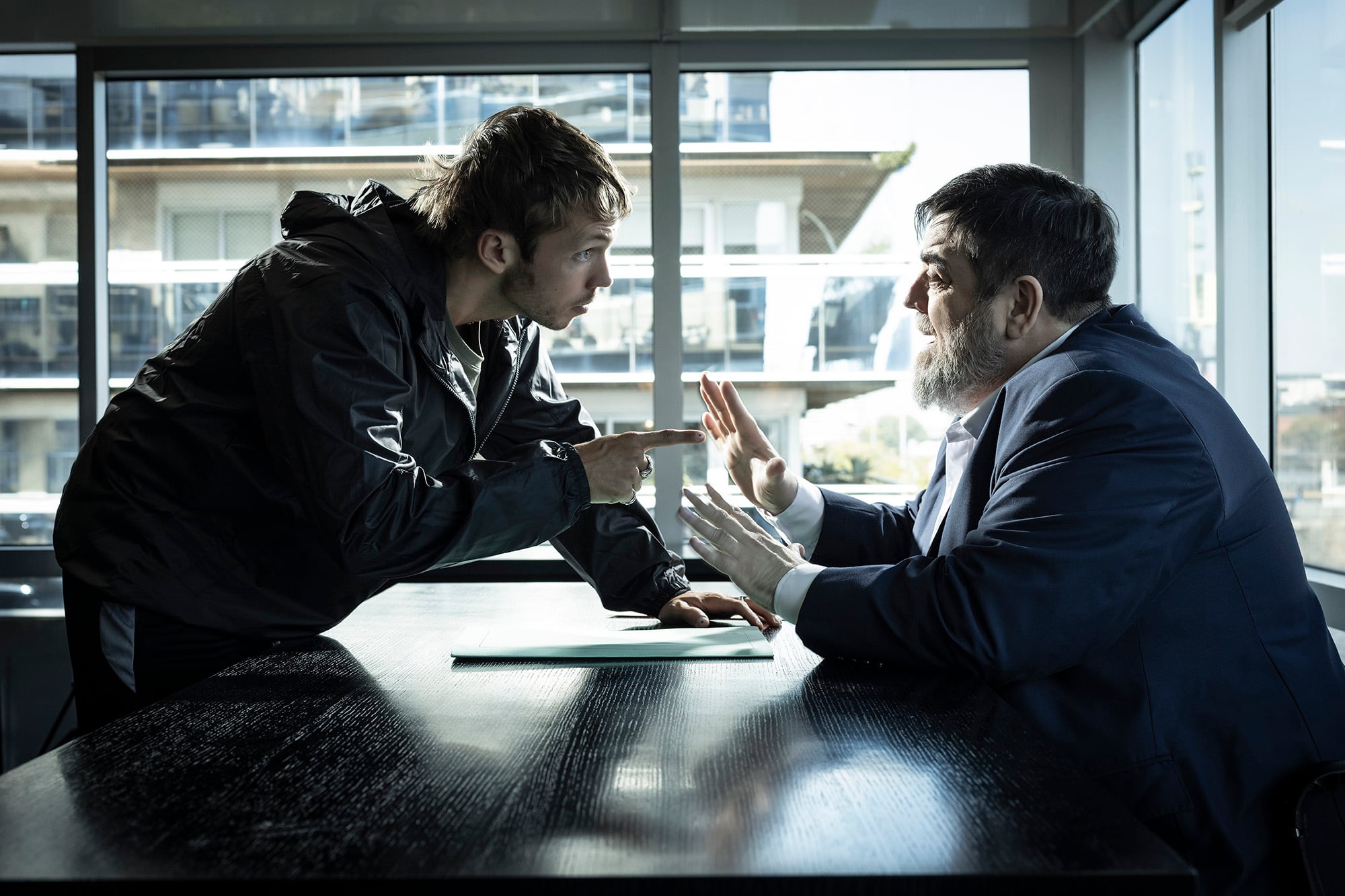 La acusación de abuso sexual contra Javi pone en crisis una relación que excede lo profesional: hay amistad, dependencia, poder y un negocio millonario que ambos intentan sostener