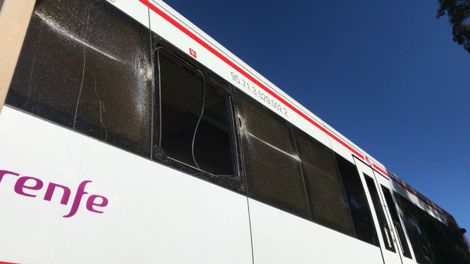 Foi assim que ficou o vidro do trem afetado em Múrcia após colisão com um guindaste