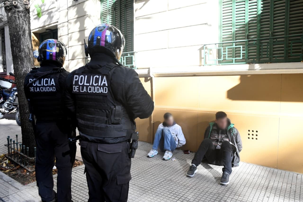 Dos motochorros fueron detenidos en el cruce de Pueyrredón y Beruti, en Recoleta