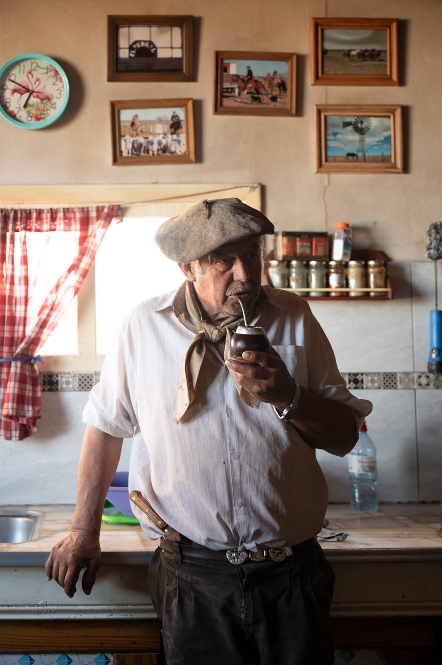 Miguel, el encargado del campo, comparte sus experiencia con el trabajo en la esquila