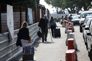 Quejas de pasajeros y conductores por la ampliación vial del aeroparque porteño