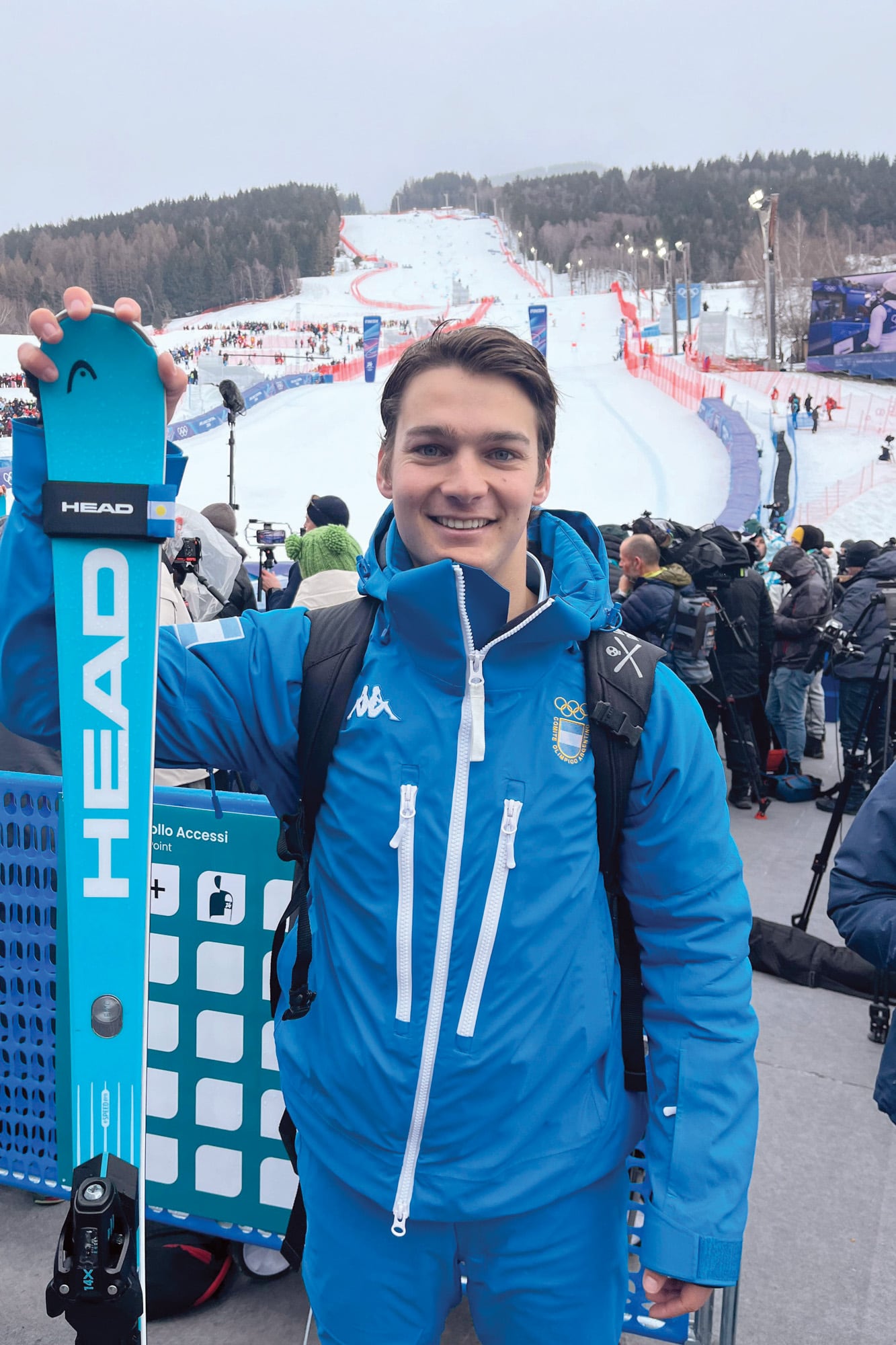 Para poder estar al máximo nivel, Tilus, como le dicen sus amigos, tiene un equipo de la Federación Argentina de Ski, con entrenador, técnico en esquíes y preparador físico. “Yo le sumo una kinesióloga, una nutricionista y un psicólogo, que consulto a la distancia”, cuenta