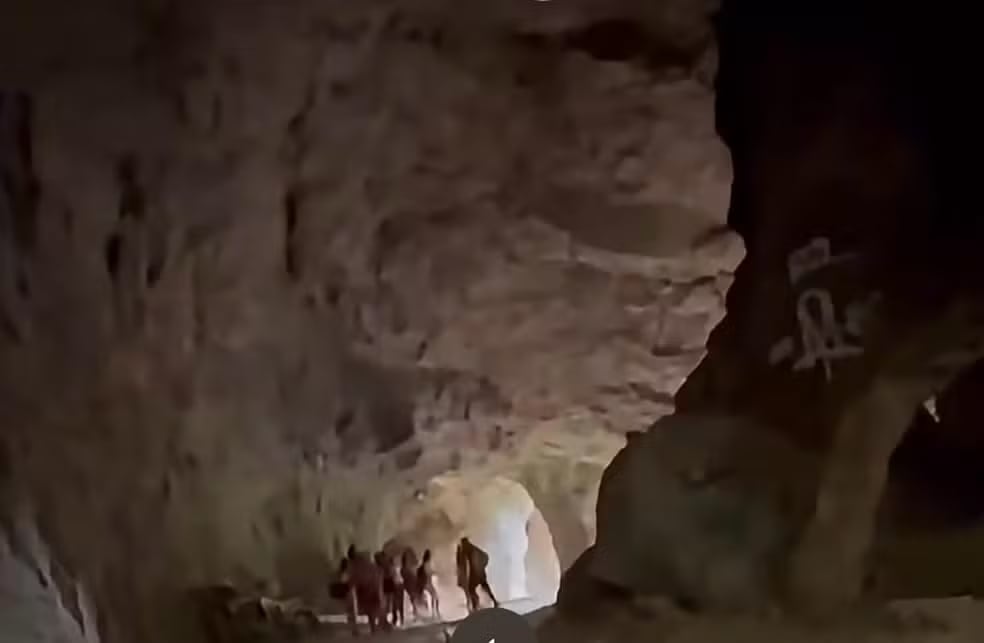 Gruta do Spar es el lugar en el que se encontraba la mujer junto con el resto del grupo