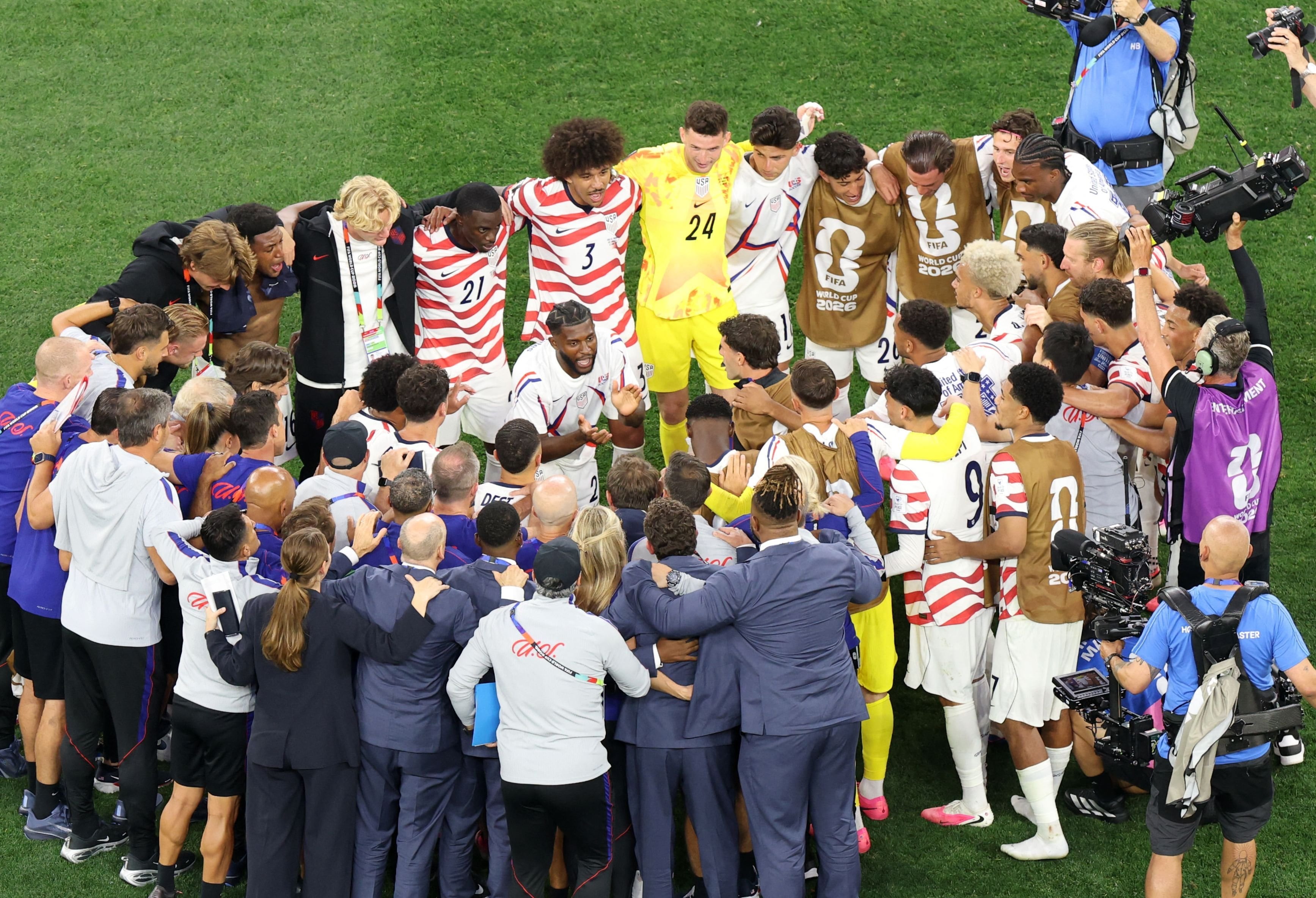 La celebración de la selección de Estados Unidos luego de la goleada sobre Paraguay en Los Ángeles.