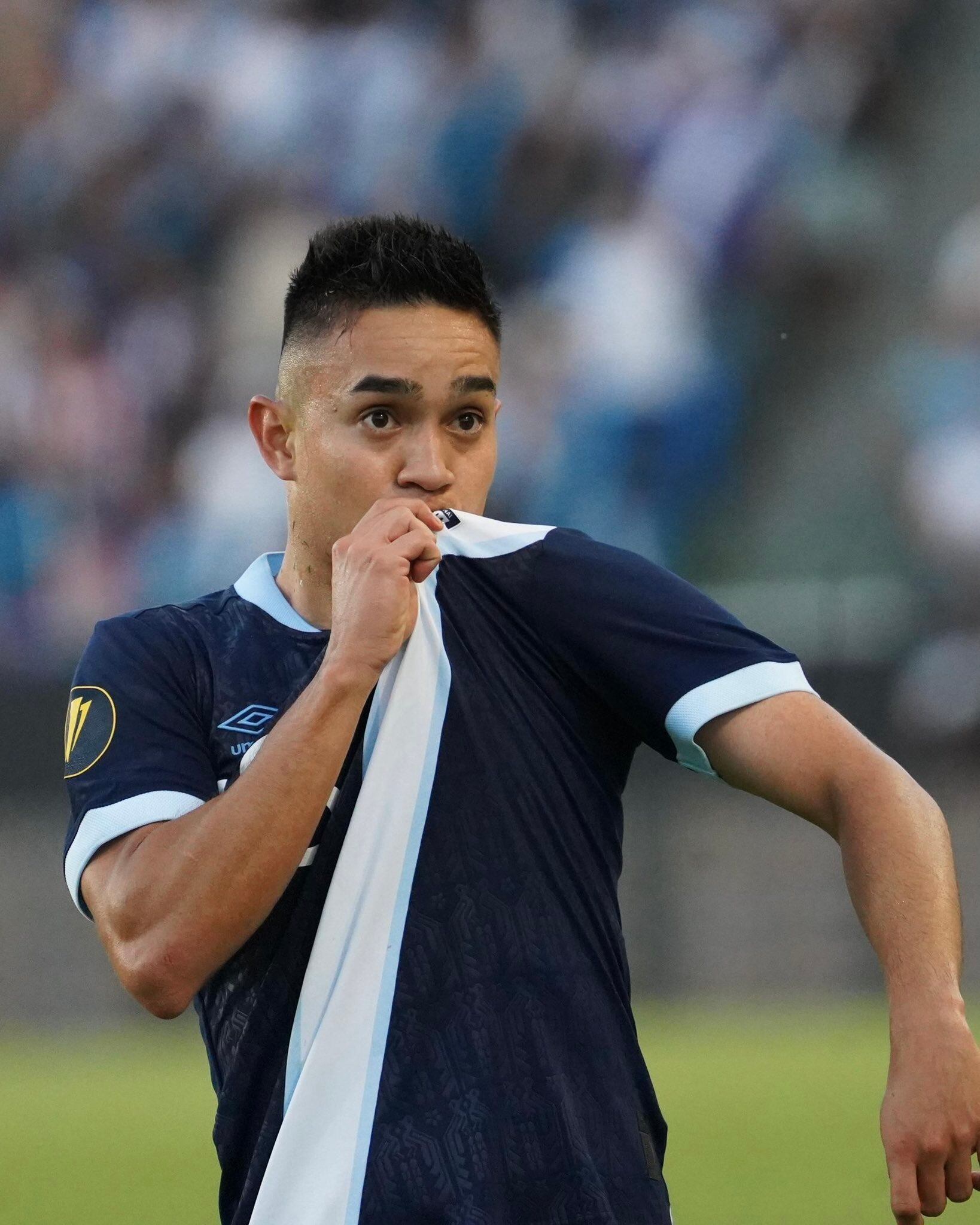 Óscar Santis es uno de los jugadores habituales en la convocatoria de Guatemala (X/@fedefut_oficial)