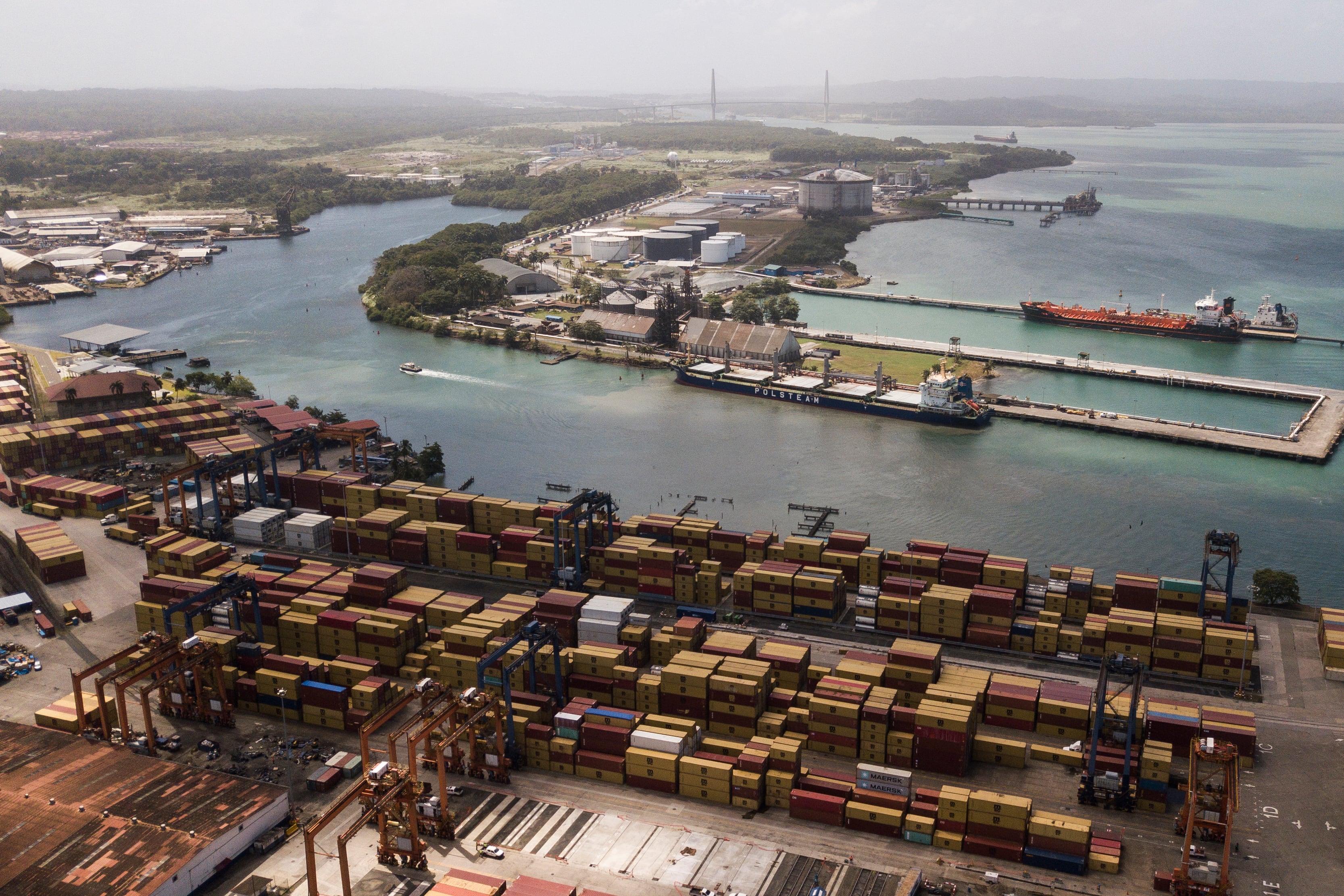 Prefectura Naval intimó a los trabajadores a levantar el paro de prácticos que afecta las exportaciones.