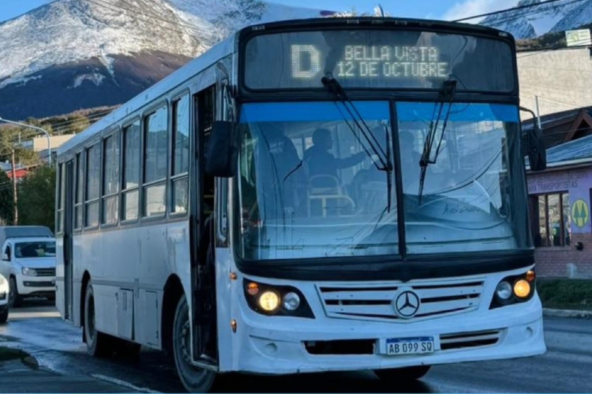 Ushuaia suma el pago con tarjeta de crédito y de débito para viajar en colectivo: ¿cómo funciona?