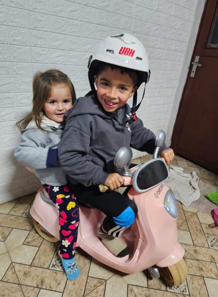 Alfonsina y Francisco, de dos y seis años